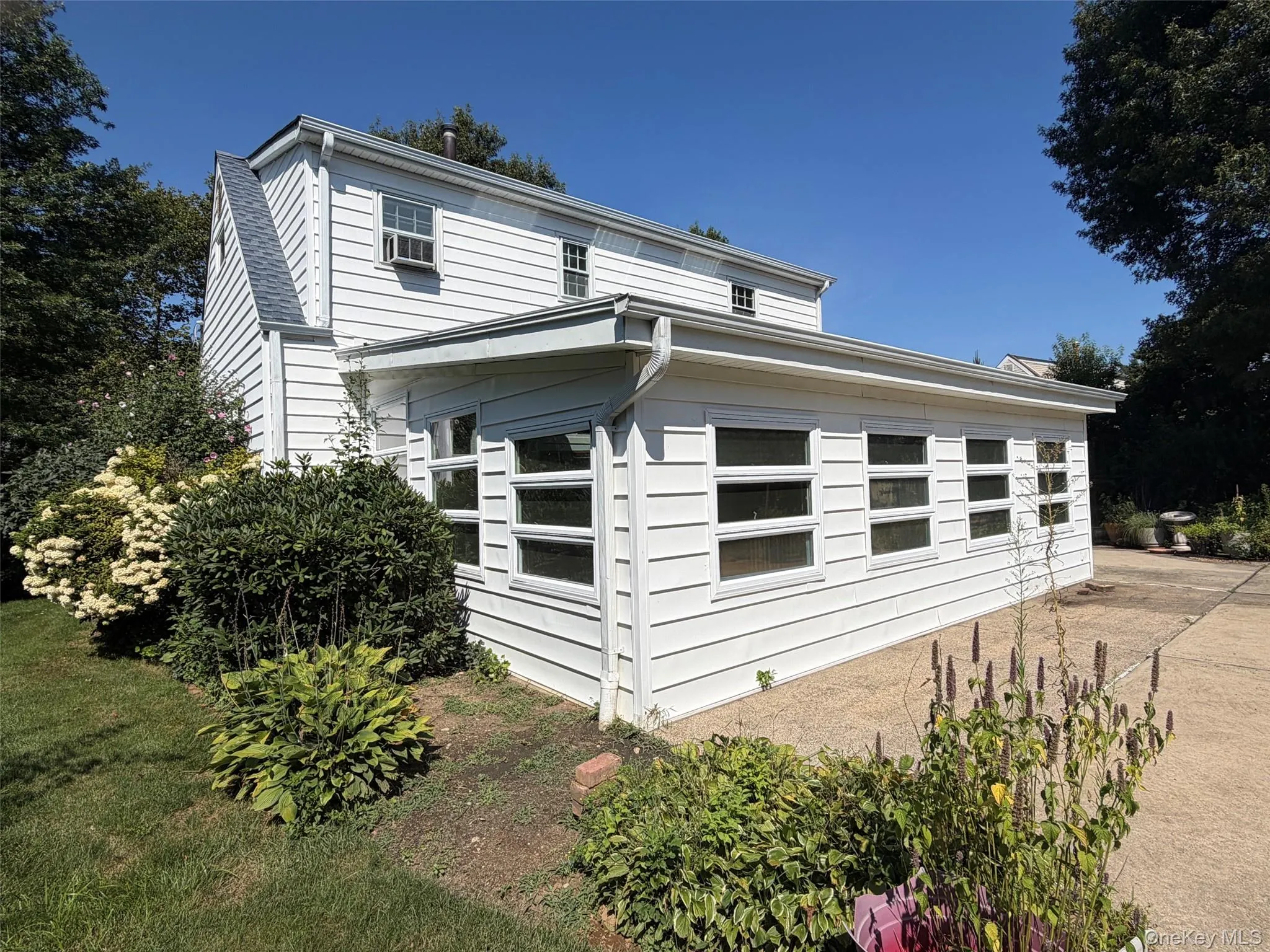 21 Purdy Avenue, Huntington, NY, 4 Bedrooms Bedrooms, 7 Rooms Rooms,2 BathroomsBathrooms,Residential,For Rent,Purdy,0,1036007 21 Purdy Avenue, Huntington, NY, 4 Bedrooms Bedrooms, 7 Rooms Rooms,2 BathroomsBathrooms,Residential,For Rent,Purdy,0,1036007
