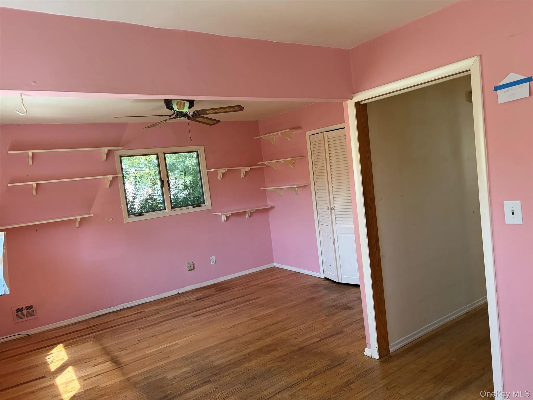 1st floor bedroom/Office or guest room 1st floor bedroom/Office or guest room
