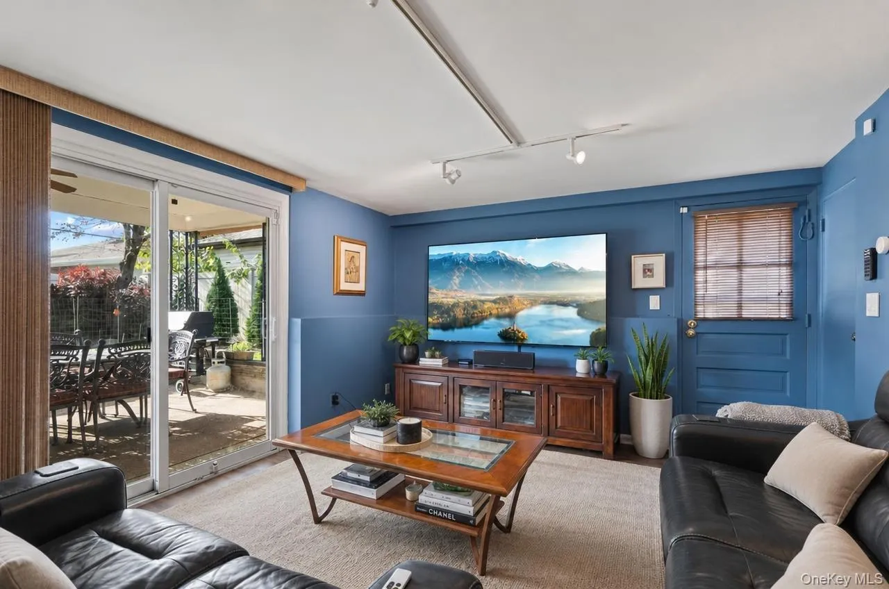 29 Birchwood Park Drive, Oyster Bay, NY, 3 Bedrooms Bedrooms, 6 Rooms Rooms,2 BathroomsBathrooms,Residential Lease,For Rent,Birchwood Park,0,1036012 29 Birchwood Park Drive, Oyster Bay, NY, 3 Bedrooms Bedrooms, 6 Rooms Rooms,2 BathroomsBathrooms,Residential Lease,For Rent,Birchwood Park,0,1036012