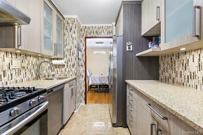 61-35 98th street, New York, NY, 3 Bedrooms Bedrooms, 6 Rooms Rooms,2 BathroomsBathrooms,Residential,For Rent,98th street,0,1036019 61-35 98th street, New York, NY, 3 Bedrooms Bedrooms, 6 Rooms Rooms,2 BathroomsBathrooms,Residential,For Rent,98th street,0,1036019