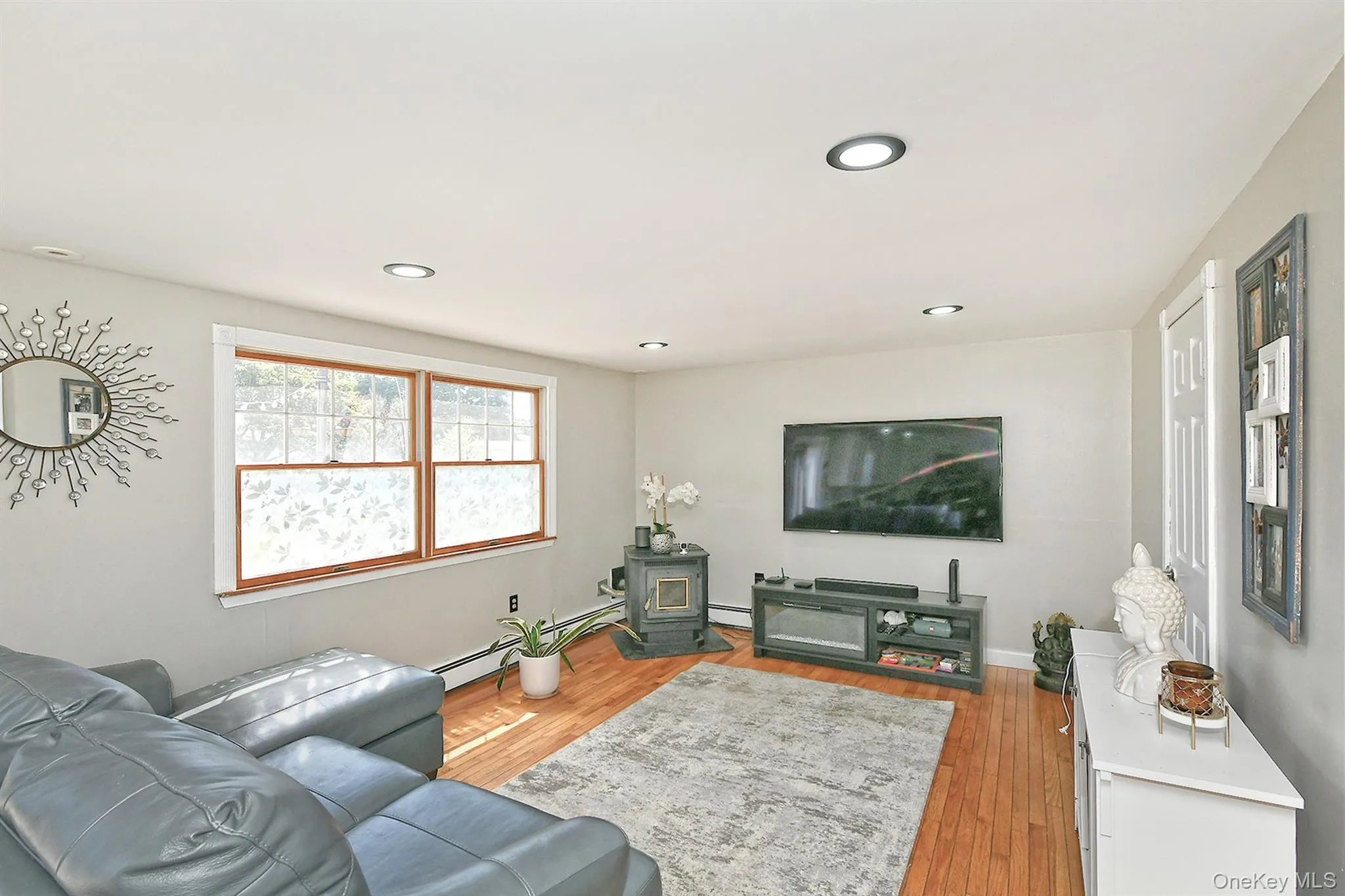 29 Torrey Pine Lane, Brookhaven, NY, 3 Bedrooms Bedrooms, 7 Rooms Rooms,2 BathroomsBathrooms,Residential,For Rent,Torrey Pine,0,1036026 29 Torrey Pine Lane, Brookhaven, NY, 3 Bedrooms Bedrooms, 7 Rooms Rooms,2 BathroomsBathrooms,Residential,For Rent,Torrey Pine,0,1036026