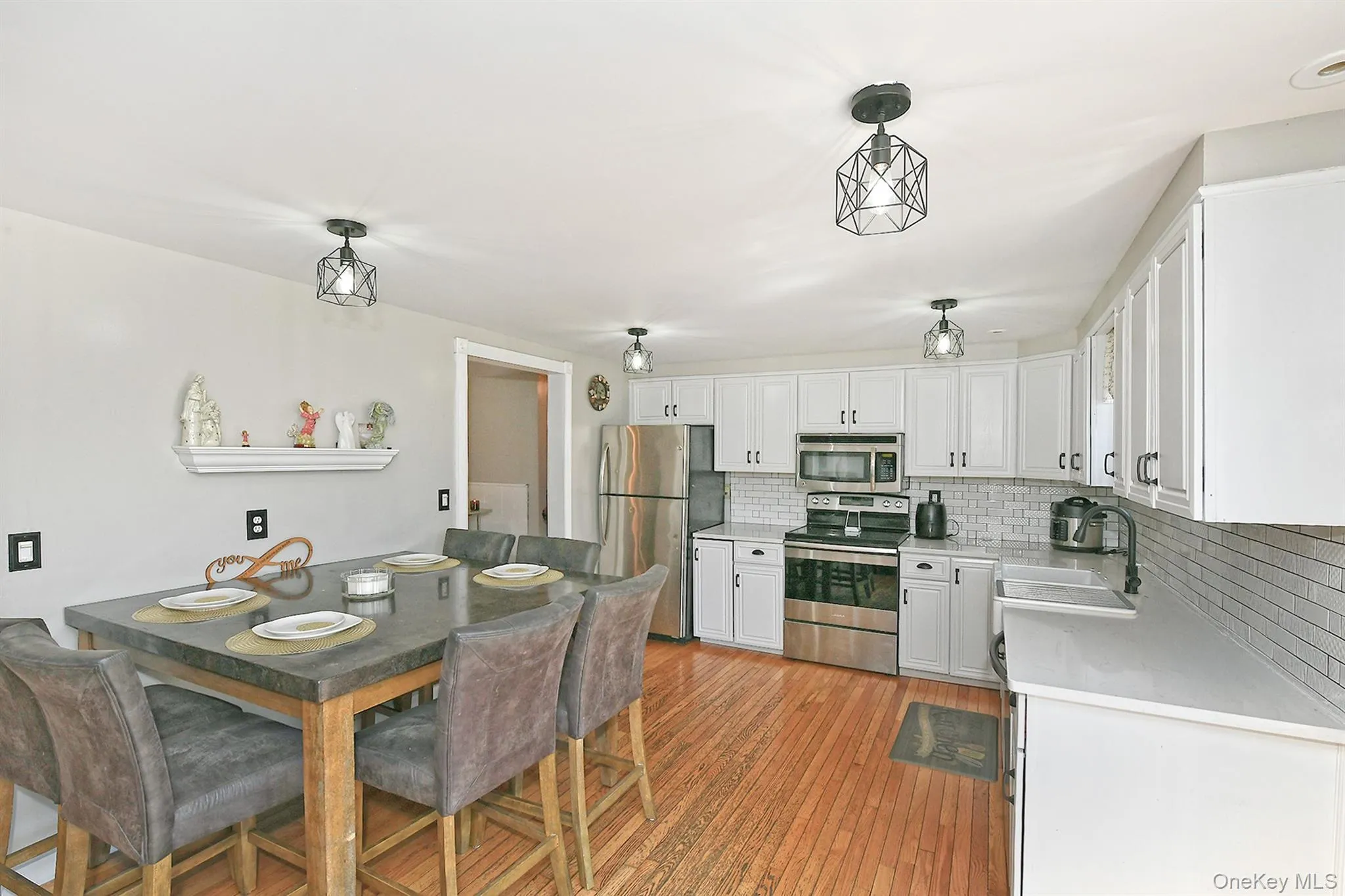 29 Torrey Pine Lane, Brookhaven, NY, 3 Bedrooms Bedrooms, 7 Rooms Rooms,2 BathroomsBathrooms,Residential,For Rent,Torrey Pine,0,1036026 29 Torrey Pine Lane, Brookhaven, NY, 3 Bedrooms Bedrooms, 7 Rooms Rooms,2 BathroomsBathrooms,Residential,For Rent,Torrey Pine,0,1036026