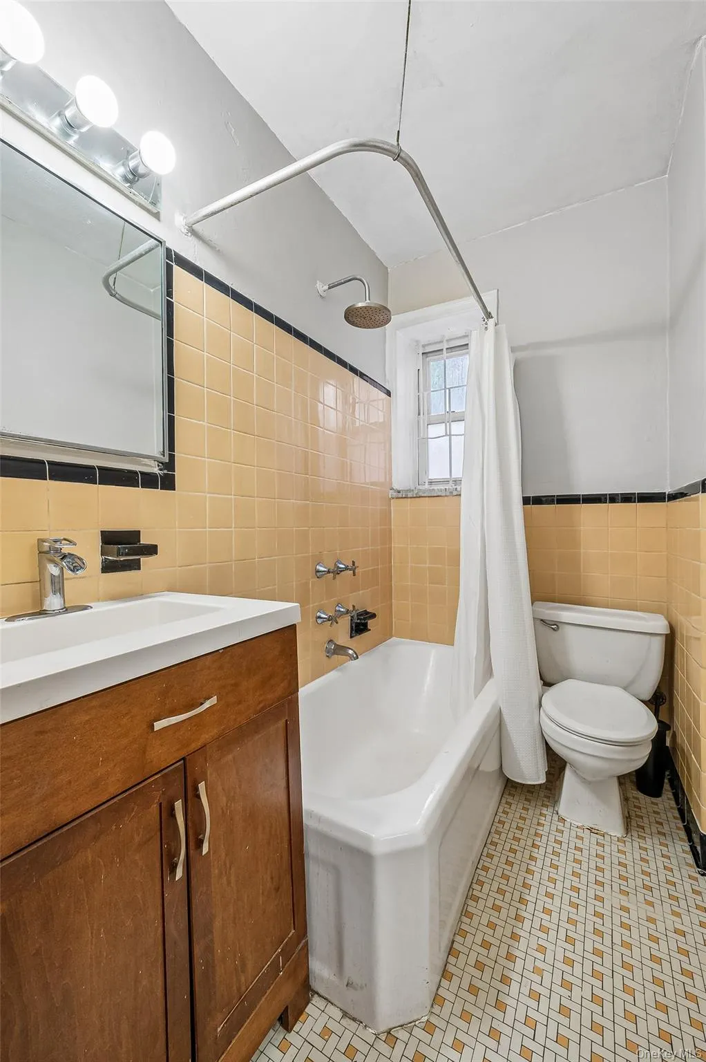 48-42 44th Street, New York, NY, 1 Bedroom Bedrooms, 3 Rooms Rooms,1 BathroomBathrooms,Residential,For Rent,44th,0,1036027 48-42 44th Street, New York, NY, 1 Bedroom Bedrooms, 3 Rooms Rooms,1 BathroomBathrooms,Residential,For Rent,44th,0,1036027