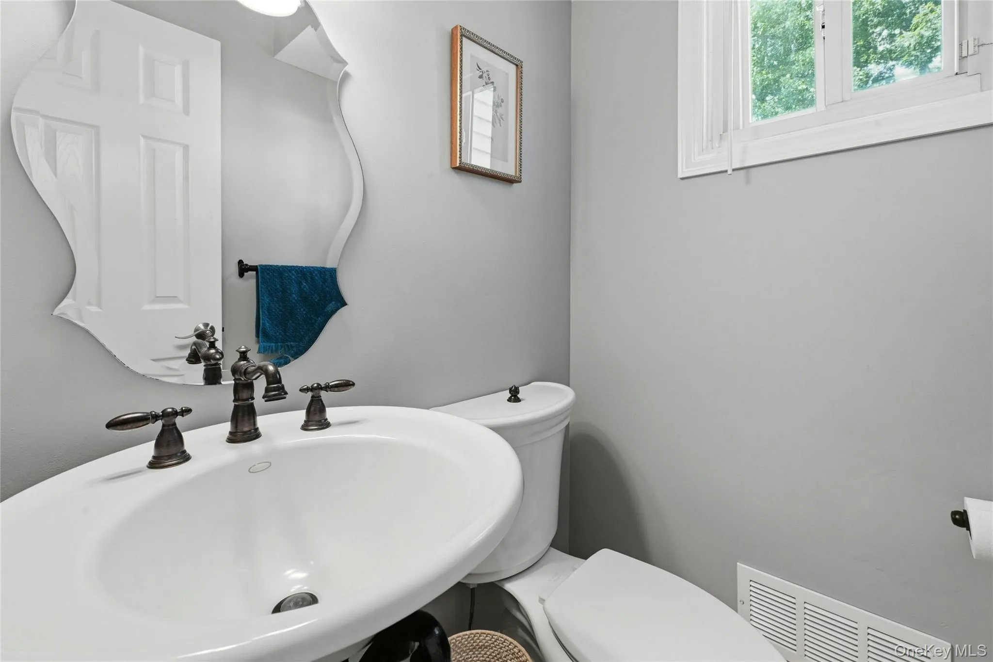 53 Rensselaer Drive, Smithtown, NY, 4 Bedrooms Bedrooms, 9 Rooms Rooms,2 BathroomsBathrooms,Residential,For Rent,Rensselaer,0,1036032 53 Rensselaer Drive, Smithtown, NY, 4 Bedrooms Bedrooms, 9 Rooms Rooms,2 BathroomsBathrooms,Residential,For Rent,Rensselaer,0,1036032