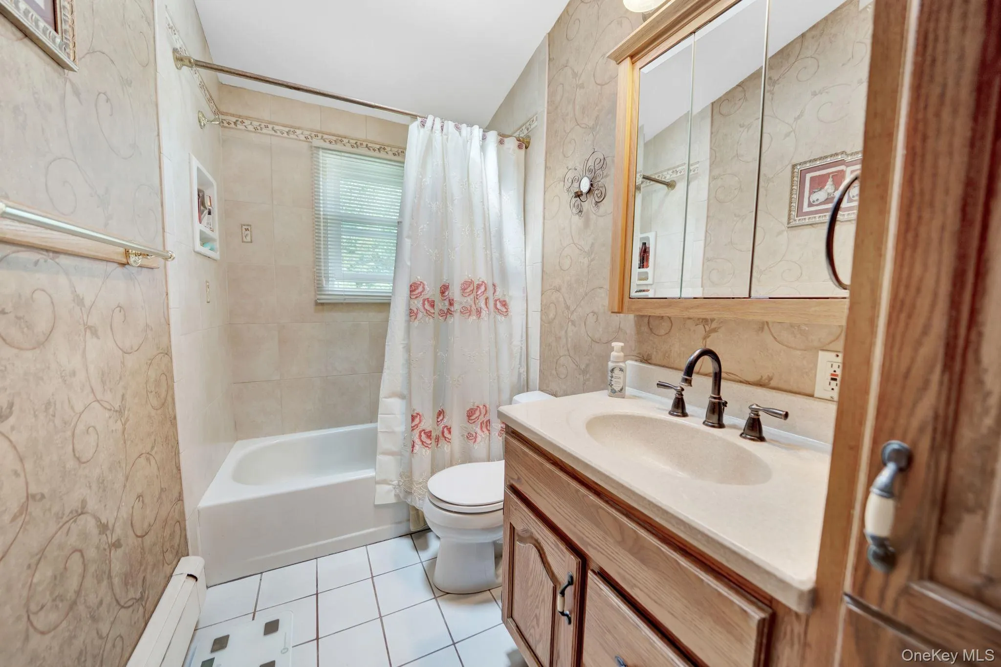 166 CHOIR, Hempstead, NY, 4 Bedrooms Bedrooms, 8 Rooms Rooms,2 BathroomsBathrooms,Residential,For Rent,CHOIR,0,1036037 166 CHOIR, Hempstead, NY, 4 Bedrooms Bedrooms, 8 Rooms Rooms,2 BathroomsBathrooms,Residential,For Rent,CHOIR,0,1036037