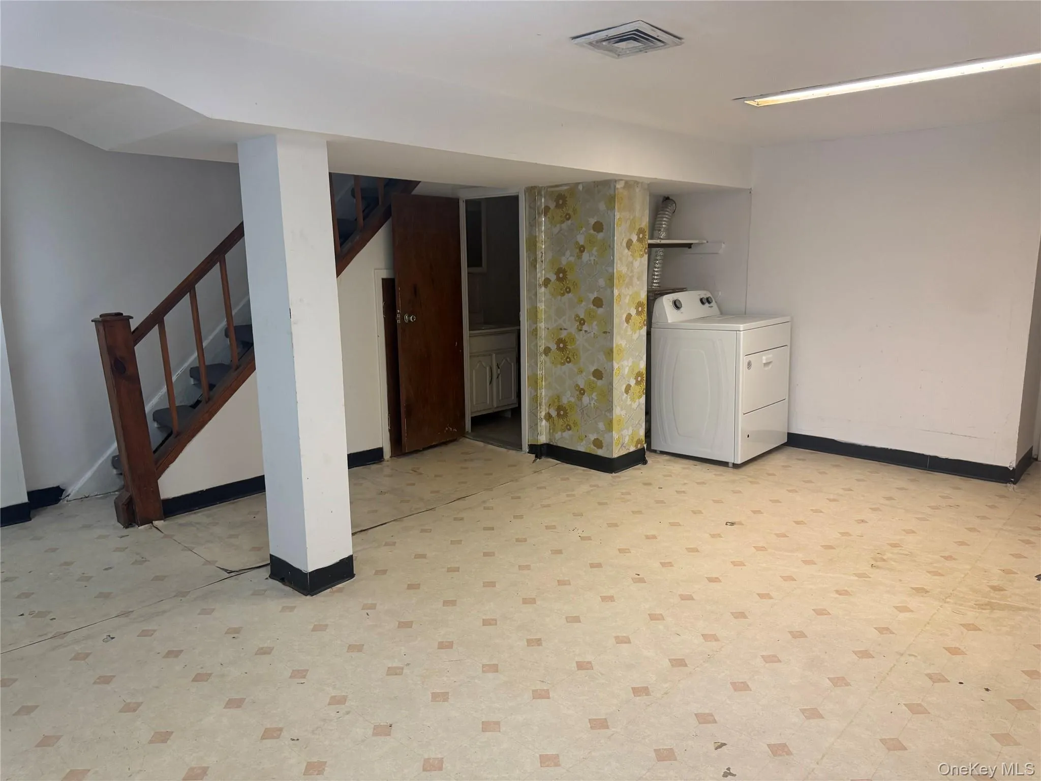 8481 127th Street, New York, NY, 3 Bedrooms Bedrooms, 6 Rooms Rooms,3 BathroomsBathrooms,Residential,For Rent,127th,0,1036040 8481 127th Street, New York, NY, 3 Bedrooms Bedrooms, 6 Rooms Rooms,3 BathroomsBathrooms,Residential,For Rent,127th,0,1036040