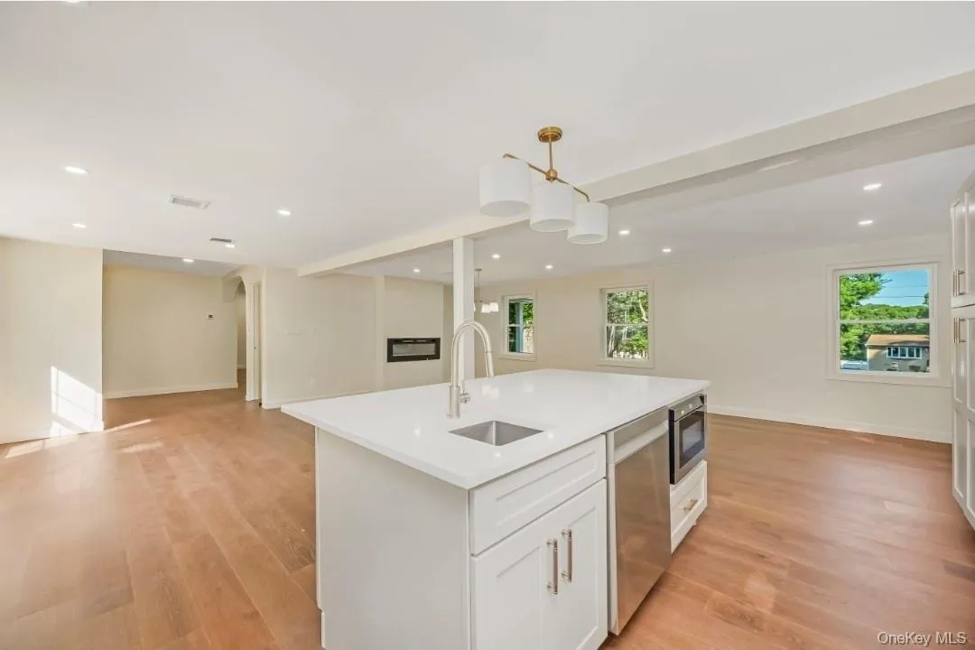 30 New Mill Road, Smithtown, NY, 4 Bedrooms Bedrooms, 16 Rooms Rooms,4 BathroomsBathrooms,Residential,For Rent,New Mill,0,1036045 30 New Mill Road, Smithtown, NY, 4 Bedrooms Bedrooms, 16 Rooms Rooms,4 BathroomsBathrooms,Residential,For Rent,New Mill,0,1036045