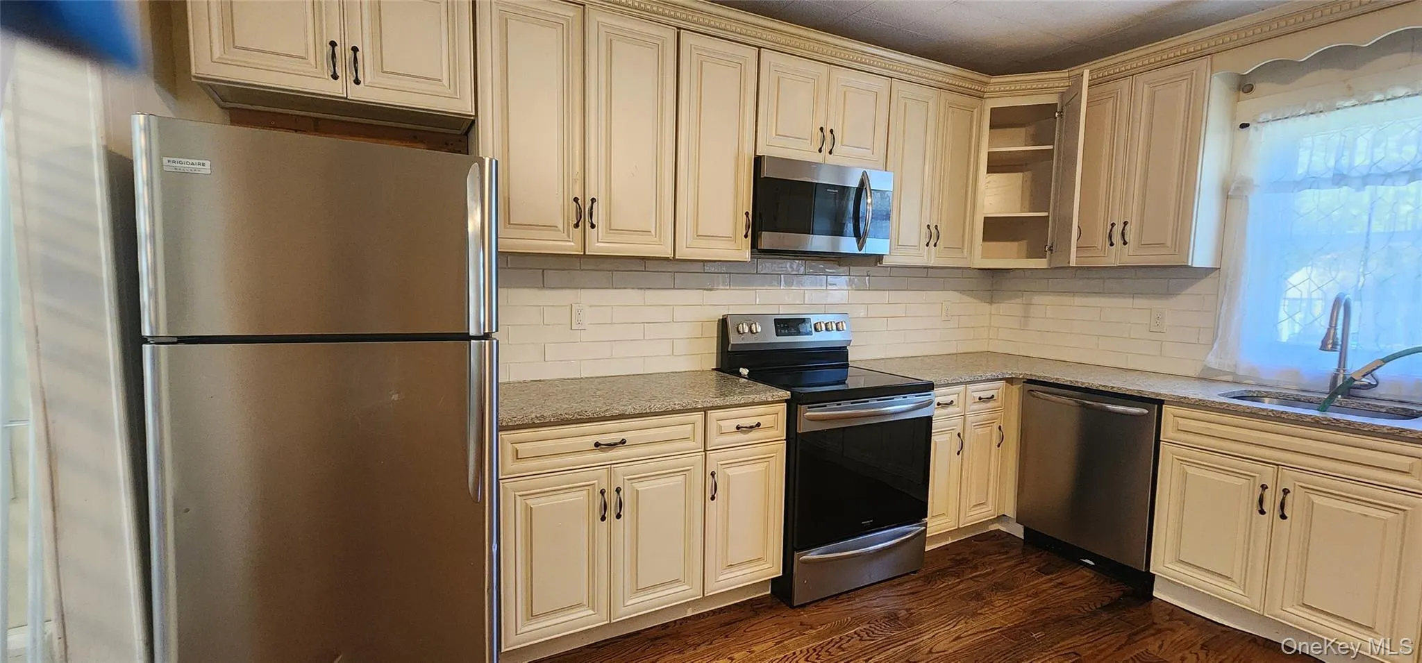 9 Babylon Road, Brookhaven, NY, 4 Bedrooms Bedrooms, 7 Rooms Rooms,1 BathroomBathrooms,Residential Lease,For Rent,Babylon,0,1036046 9 Babylon Road, Brookhaven, NY, 4 Bedrooms Bedrooms, 7 Rooms Rooms,1 BathroomBathrooms,Residential Lease,For Rent,Babylon,0,1036046