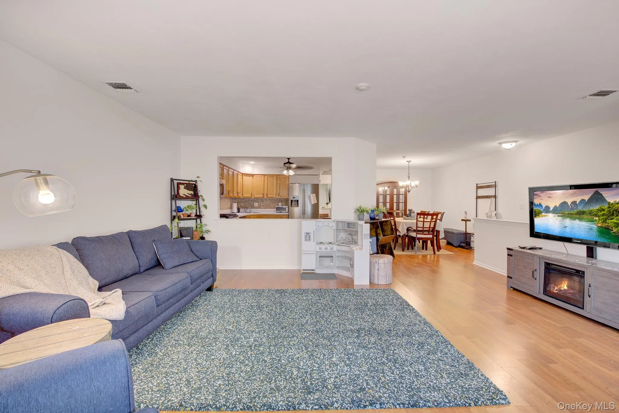 4 Country View Lane, Brookhaven, NY, 2 Bedrooms Bedrooms, 5 Rooms Rooms,1 BathroomBathrooms,Residential,For Rent,Country View,0,1036055 4 Country View Lane, Brookhaven, NY, 2 Bedrooms Bedrooms, 5 Rooms Rooms,1 BathroomBathrooms,Residential,For Rent,Country View,0,1036055