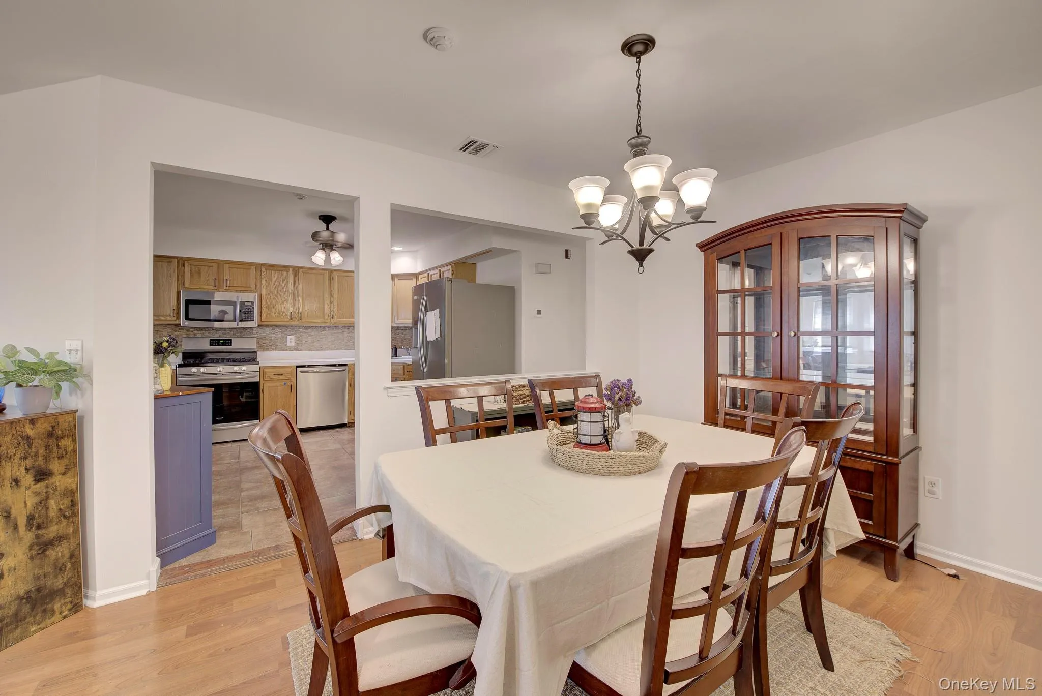 4 Country View Lane, Brookhaven, NY, 2 Bedrooms Bedrooms, 5 Rooms Rooms,1 BathroomBathrooms,Residential,For Rent,Country View,0,1036055 4 Country View Lane, Brookhaven, NY, 2 Bedrooms Bedrooms, 5 Rooms Rooms,1 BathroomBathrooms,Residential,For Rent,Country View,0,1036055