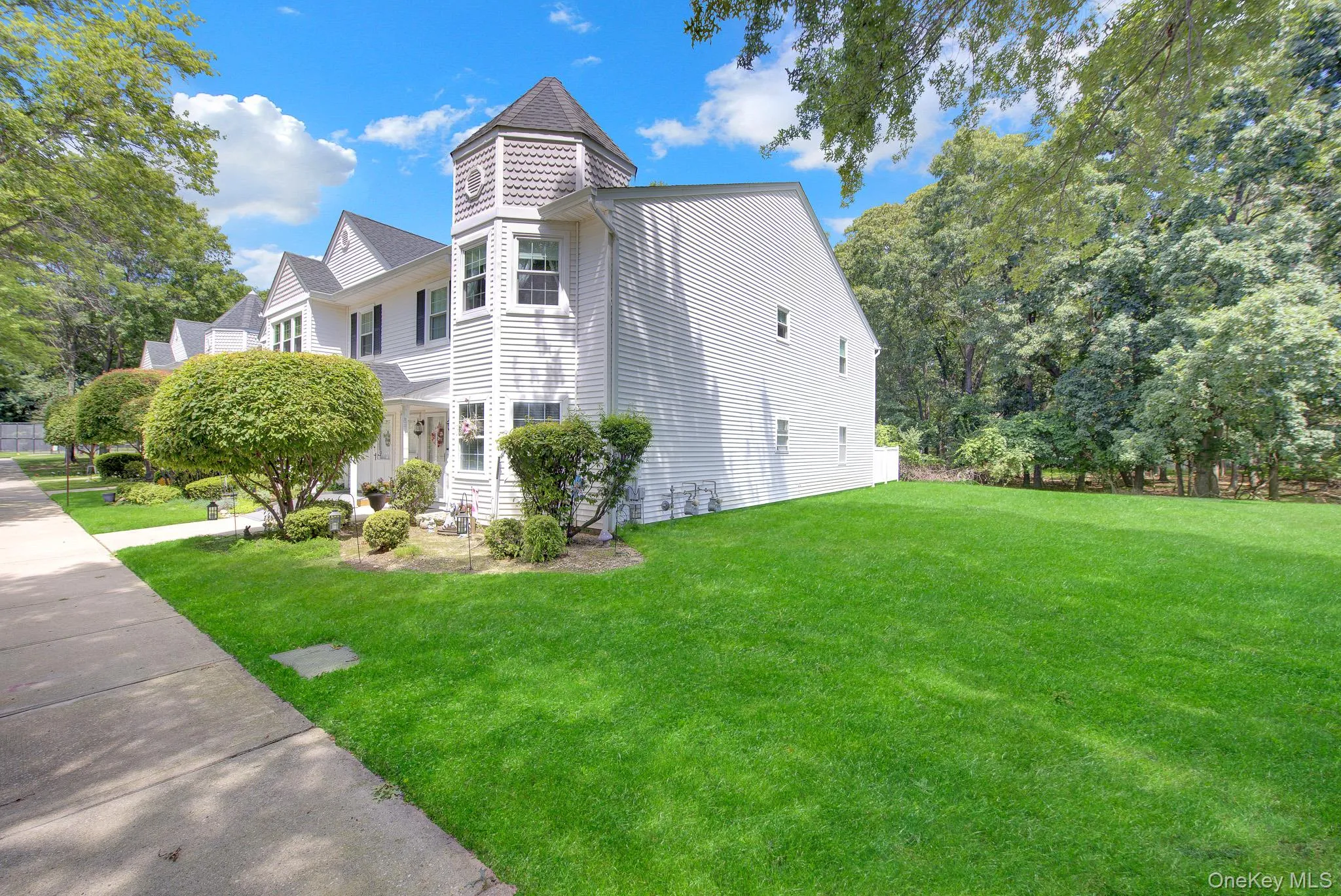 4 Country View Lane, Brookhaven, NY, 2 Bedrooms Bedrooms, 5 Rooms Rooms,1 BathroomBathrooms,Residential,For Rent,Country View,0,1036055 4 Country View Lane, Brookhaven, NY, 2 Bedrooms Bedrooms, 5 Rooms Rooms,1 BathroomBathrooms,Residential,For Rent,Country View,0,1036055