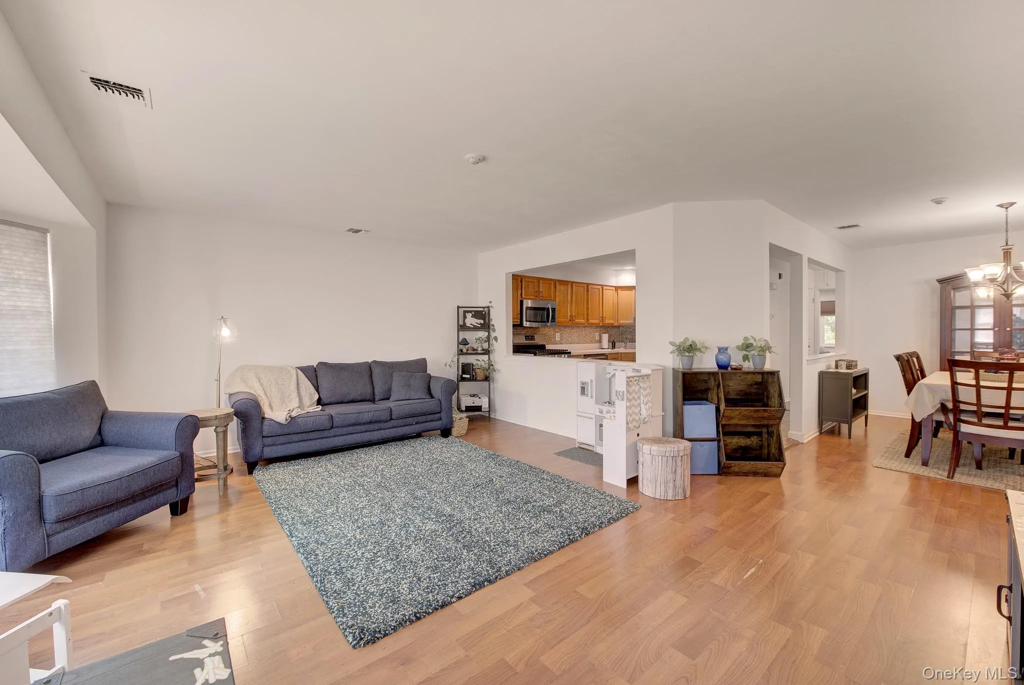 4 Country View Lane, Brookhaven, NY, 2 Bedrooms Bedrooms, 5 Rooms Rooms,1 BathroomBathrooms,Residential,For Rent,Country View,0,1036055 4 Country View Lane, Brookhaven, NY, 2 Bedrooms Bedrooms, 5 Rooms Rooms,1 BathroomBathrooms,Residential,For Rent,Country View,0,1036055