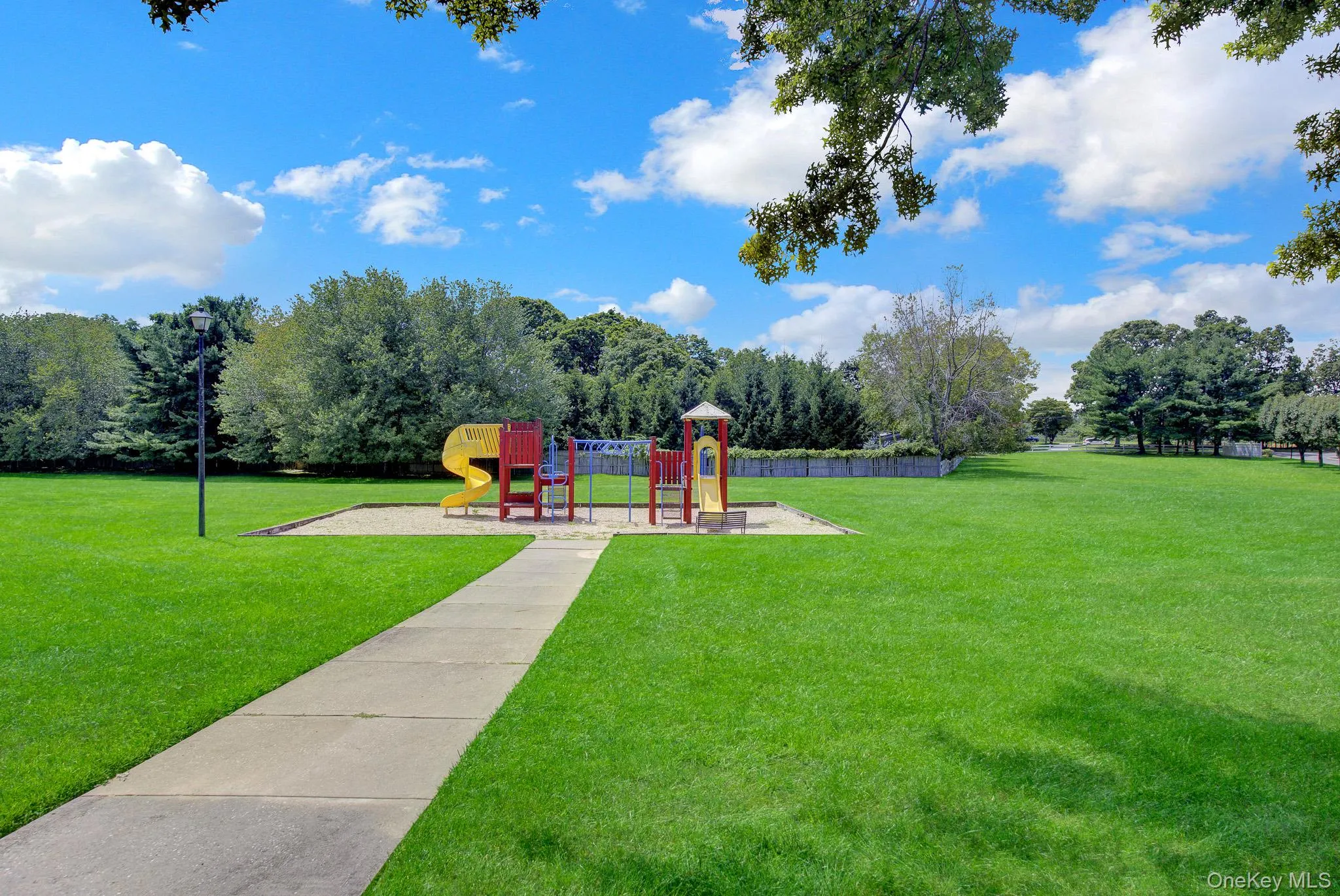 4 Country View Lane, Brookhaven, NY, 2 Bedrooms Bedrooms, 5 Rooms Rooms,1 BathroomBathrooms,Residential,For Rent,Country View,0,1036055 4 Country View Lane, Brookhaven, NY, 2 Bedrooms Bedrooms, 5 Rooms Rooms,1 BathroomBathrooms,Residential,For Rent,Country View,0,1036055