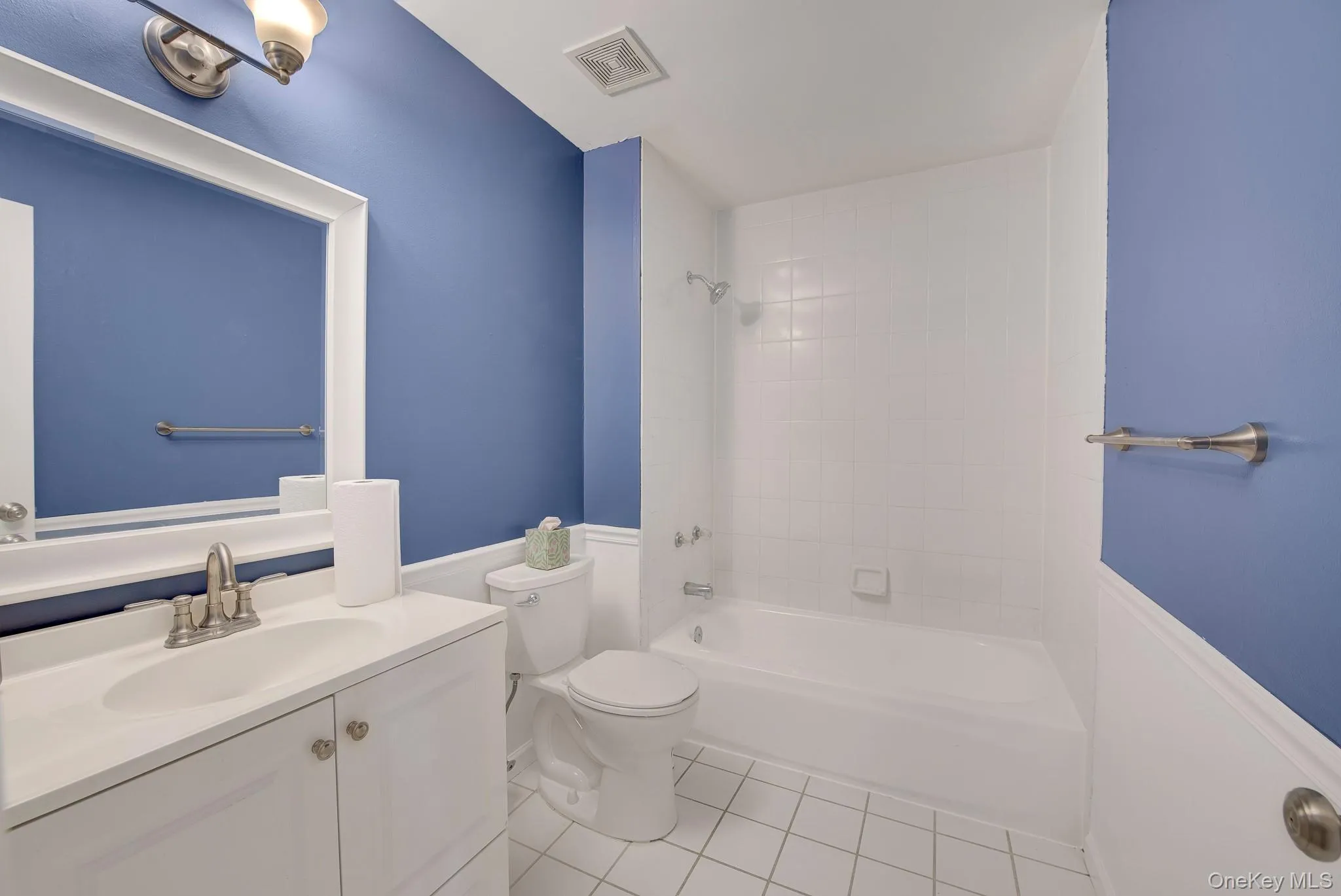 4 Country View Lane, Brookhaven, NY, 2 Bedrooms Bedrooms, 5 Rooms Rooms,1 BathroomBathrooms,Residential,For Rent,Country View,0,1036055 4 Country View Lane, Brookhaven, NY, 2 Bedrooms Bedrooms, 5 Rooms Rooms,1 BathroomBathrooms,Residential,For Rent,Country View,0,1036055