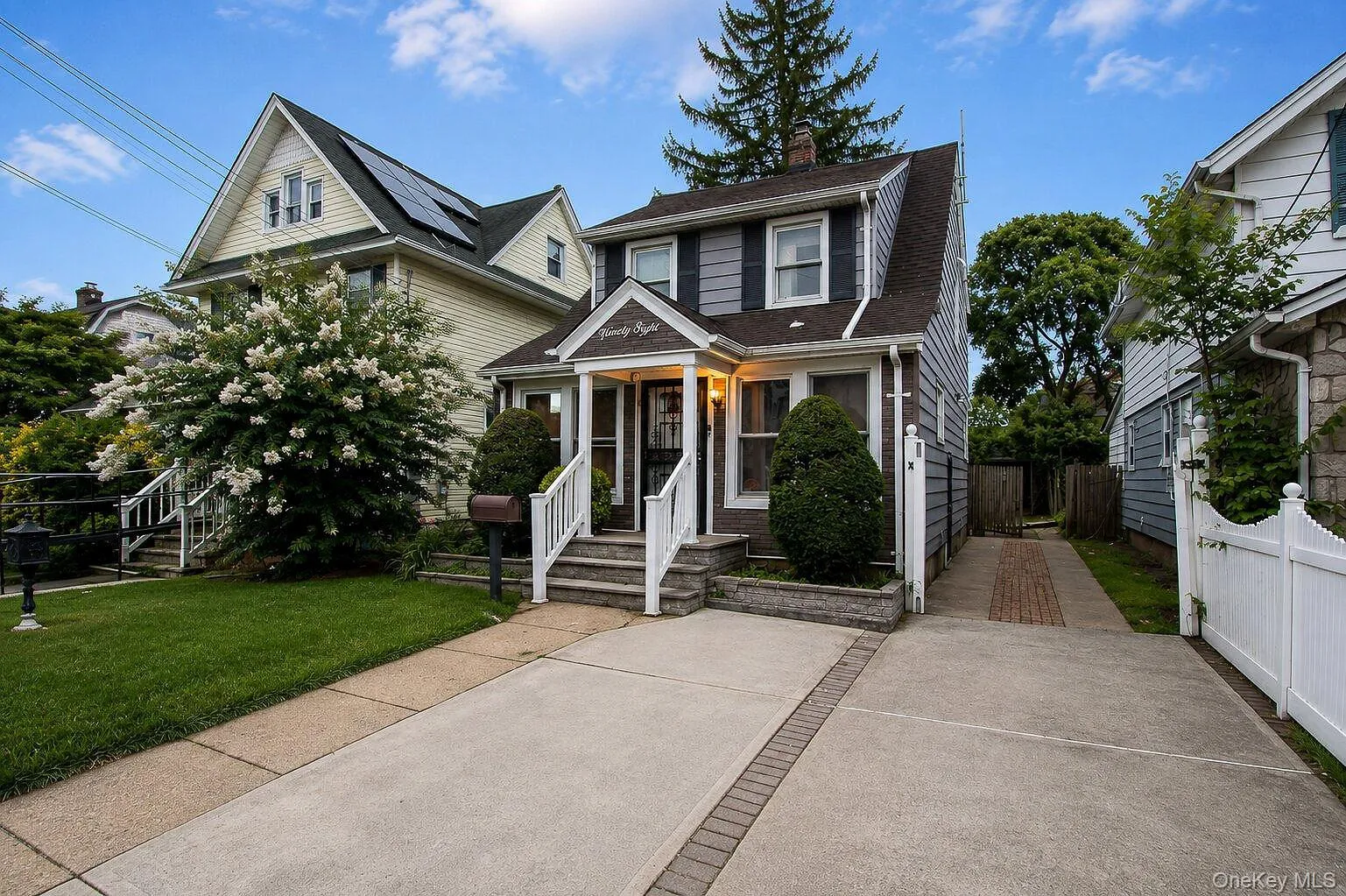 98 Willow Avenue, Hempstead, NY, 3 Bedrooms Bedrooms, 7 Rooms Rooms,1 BathroomBathrooms,Residential,For Rent,Willow,0,1036056 98 Willow Avenue, Hempstead, NY, 3 Bedrooms Bedrooms, 7 Rooms Rooms,1 BathroomBathrooms,Residential,For Rent,Willow,0,1036056