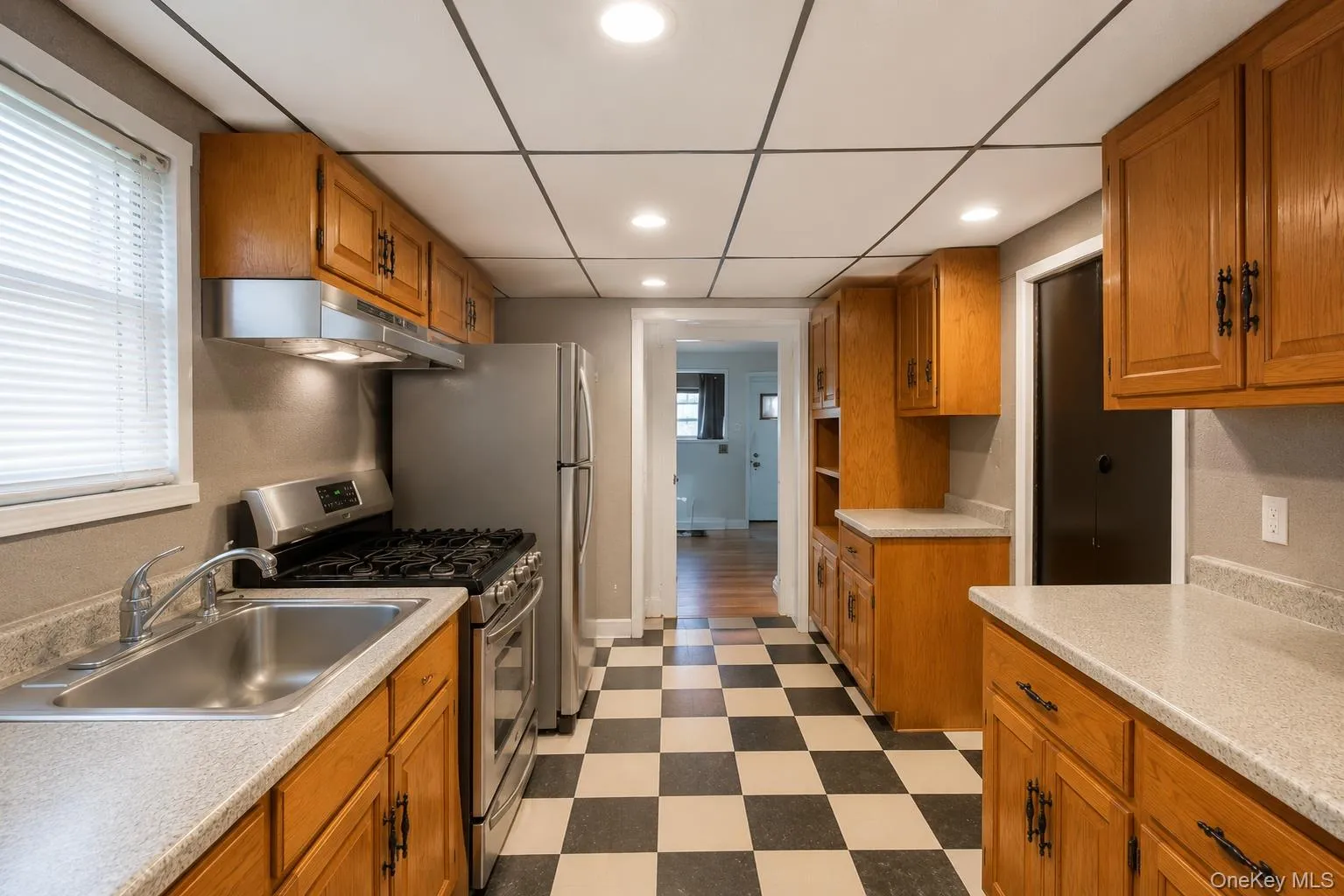 98 Willow Avenue, Hempstead, NY, 3 Bedrooms Bedrooms, 7 Rooms Rooms,1 BathroomBathrooms,Residential,For Rent,Willow,0,1036056 98 Willow Avenue, Hempstead, NY, 3 Bedrooms Bedrooms, 7 Rooms Rooms,1 BathroomBathrooms,Residential,For Rent,Willow,0,1036056