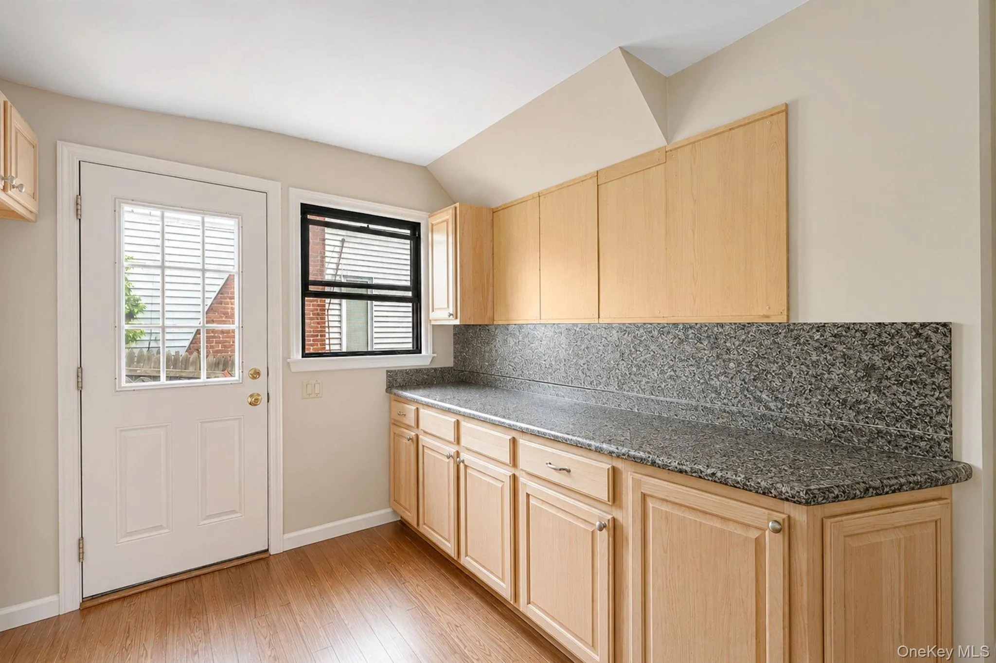 288 Nassau Road, Huntington, NY, 6 Bedrooms Bedrooms, 10 Rooms Rooms,2 BathroomsBathrooms,Residential,For Rent,Nassau,0,1036058 288 Nassau Road, Huntington, NY, 6 Bedrooms Bedrooms, 10 Rooms Rooms,2 BathroomsBathrooms,Residential,For Rent,Nassau,0,1036058