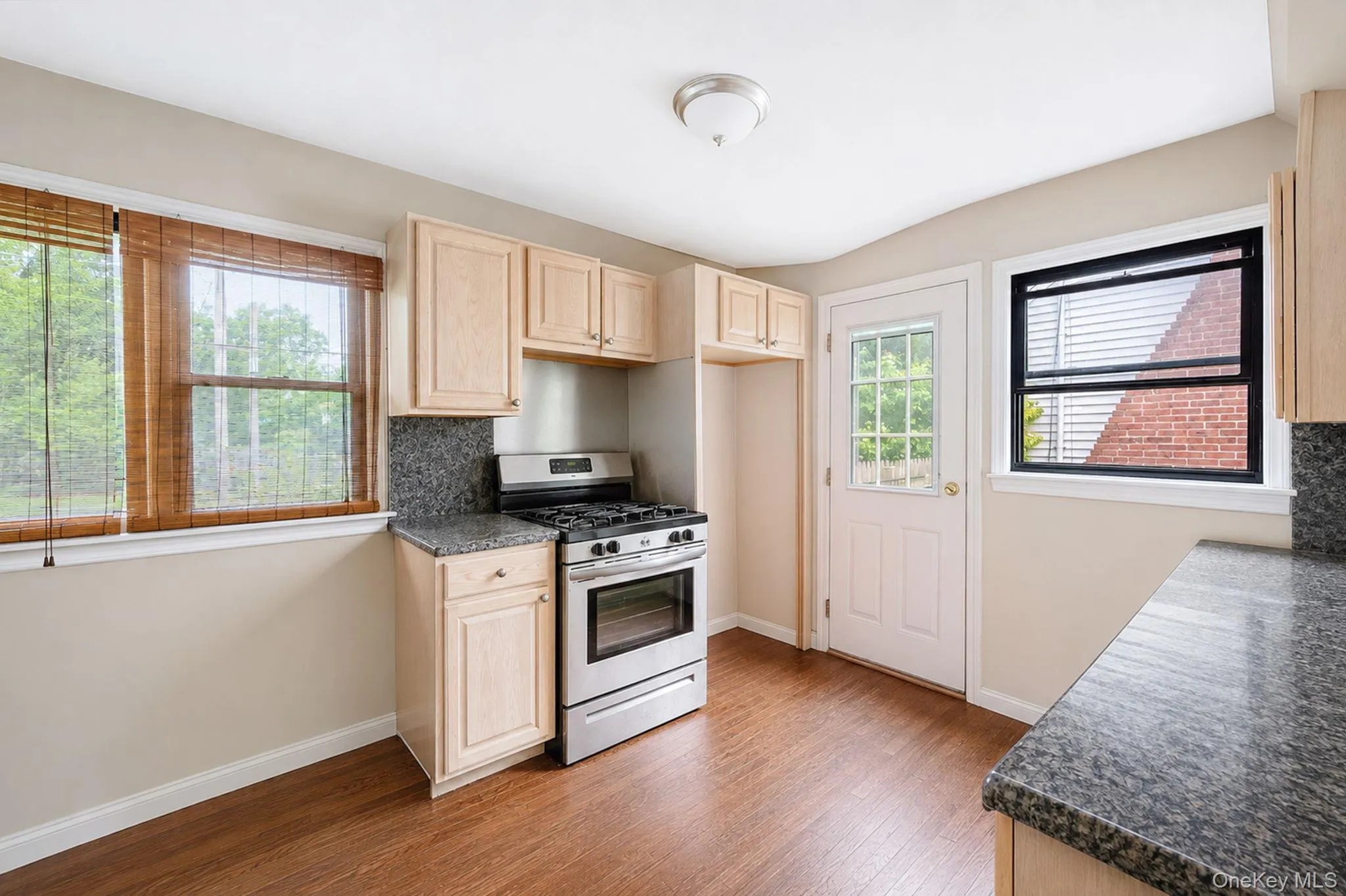 288 Nassau Road, Huntington, NY, 6 Bedrooms Bedrooms, 10 Rooms Rooms,2 BathroomsBathrooms,Residential,For Rent,Nassau,0,1036058 288 Nassau Road, Huntington, NY, 6 Bedrooms Bedrooms, 10 Rooms Rooms,2 BathroomsBathrooms,Residential,For Rent,Nassau,0,1036058