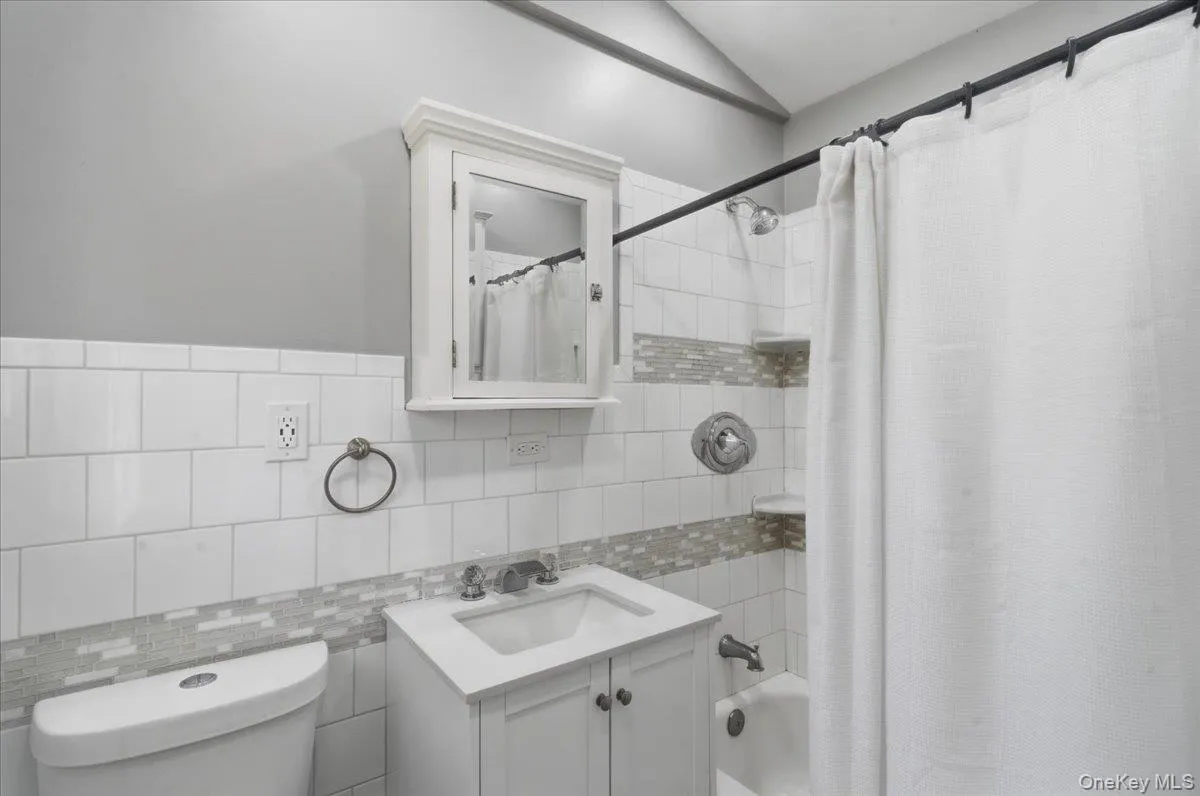 263 Oyster Bay Road, Oyster Bay, NY, 4 Bedrooms Bedrooms, 10 Rooms Rooms,3 BathroomsBathrooms,Residential Lease,For Rent,Oyster Bay,0,1036059 263 Oyster Bay Road, Oyster Bay, NY, 4 Bedrooms Bedrooms, 10 Rooms Rooms,3 BathroomsBathrooms,Residential Lease,For Rent,Oyster Bay,0,1036059