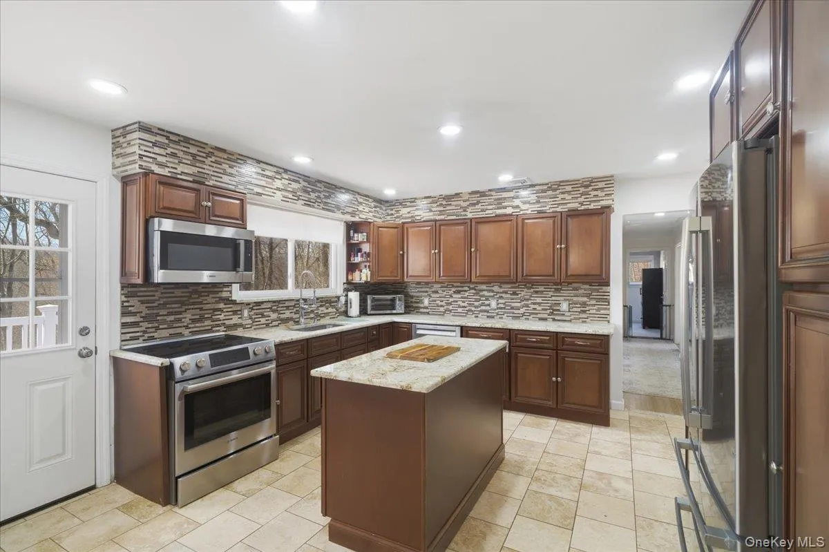 263 Oyster Bay Road, Oyster Bay, NY, 4 Bedrooms Bedrooms, 10 Rooms Rooms,3 BathroomsBathrooms,Residential Lease,For Rent,Oyster Bay,0,1036059 263 Oyster Bay Road, Oyster Bay, NY, 4 Bedrooms Bedrooms, 10 Rooms Rooms,3 BathroomsBathrooms,Residential Lease,For Rent,Oyster Bay,0,1036059