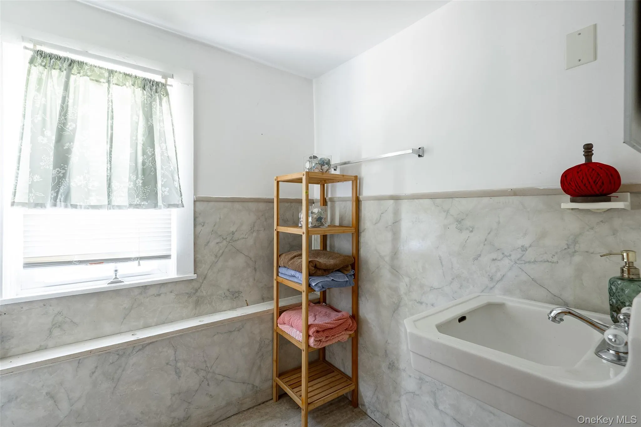 667 Traver Road, Pleasant Valley, NY, 2 Bedrooms Bedrooms, 8 Rooms Rooms,1 BathroomBathrooms,Residential,For Rent,Traver,0,1036060 667 Traver Road, Pleasant Valley, NY, 2 Bedrooms Bedrooms, 8 Rooms Rooms,1 BathroomBathrooms,Residential,For Rent,Traver,0,1036060