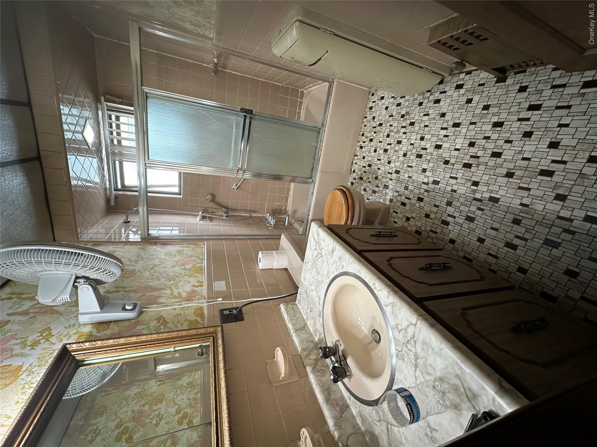 6249 80th Road, New York, NY, 3 Bedrooms Bedrooms, 7 Rooms Rooms,2 BathroomsBathrooms,Residential,For Rent,80th,0,1036065 6249 80th Road, New York, NY, 3 Bedrooms Bedrooms, 7 Rooms Rooms,2 BathroomsBathrooms,Residential,For Rent,80th,0,1036065