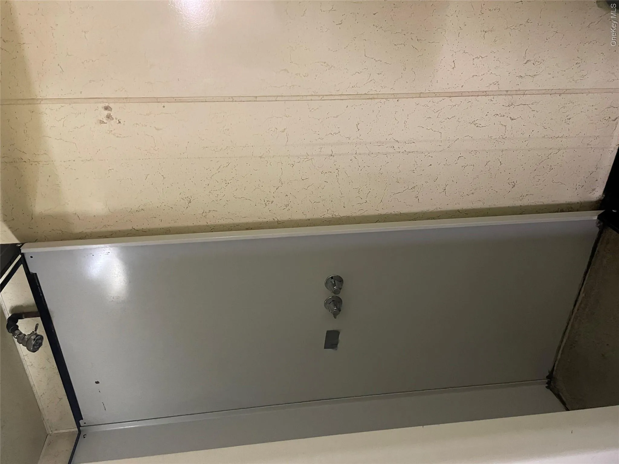 6249 80th Road, New York, NY, 3 Bedrooms Bedrooms, 7 Rooms Rooms,2 BathroomsBathrooms,Residential,For Rent,80th,0,1036065 6249 80th Road, New York, NY, 3 Bedrooms Bedrooms, 7 Rooms Rooms,2 BathroomsBathrooms,Residential,For Rent,80th,0,1036065