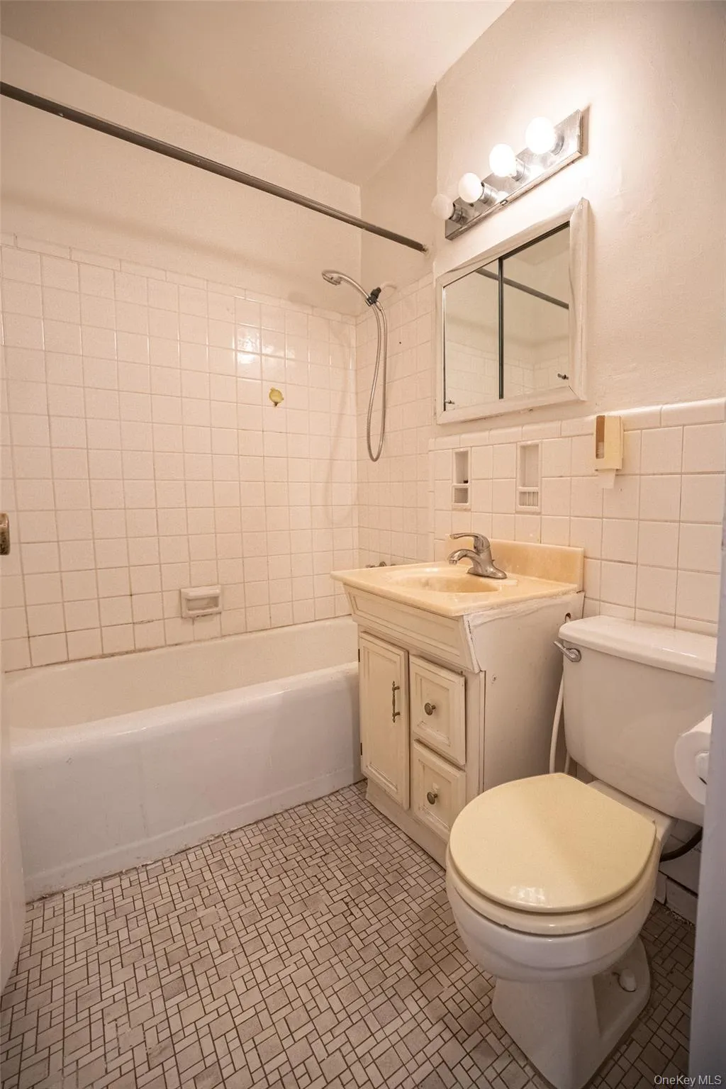 144-30 Sanford Avenue, New York, NY, 2 Bedrooms Bedrooms, 5 Rooms Rooms,1 BathroomBathrooms,Residential,For Rent,Sanford,0,1036067 144-30 Sanford Avenue, New York, NY, 2 Bedrooms Bedrooms, 5 Rooms Rooms,1 BathroomBathrooms,Residential,For Rent,Sanford,0,1036067