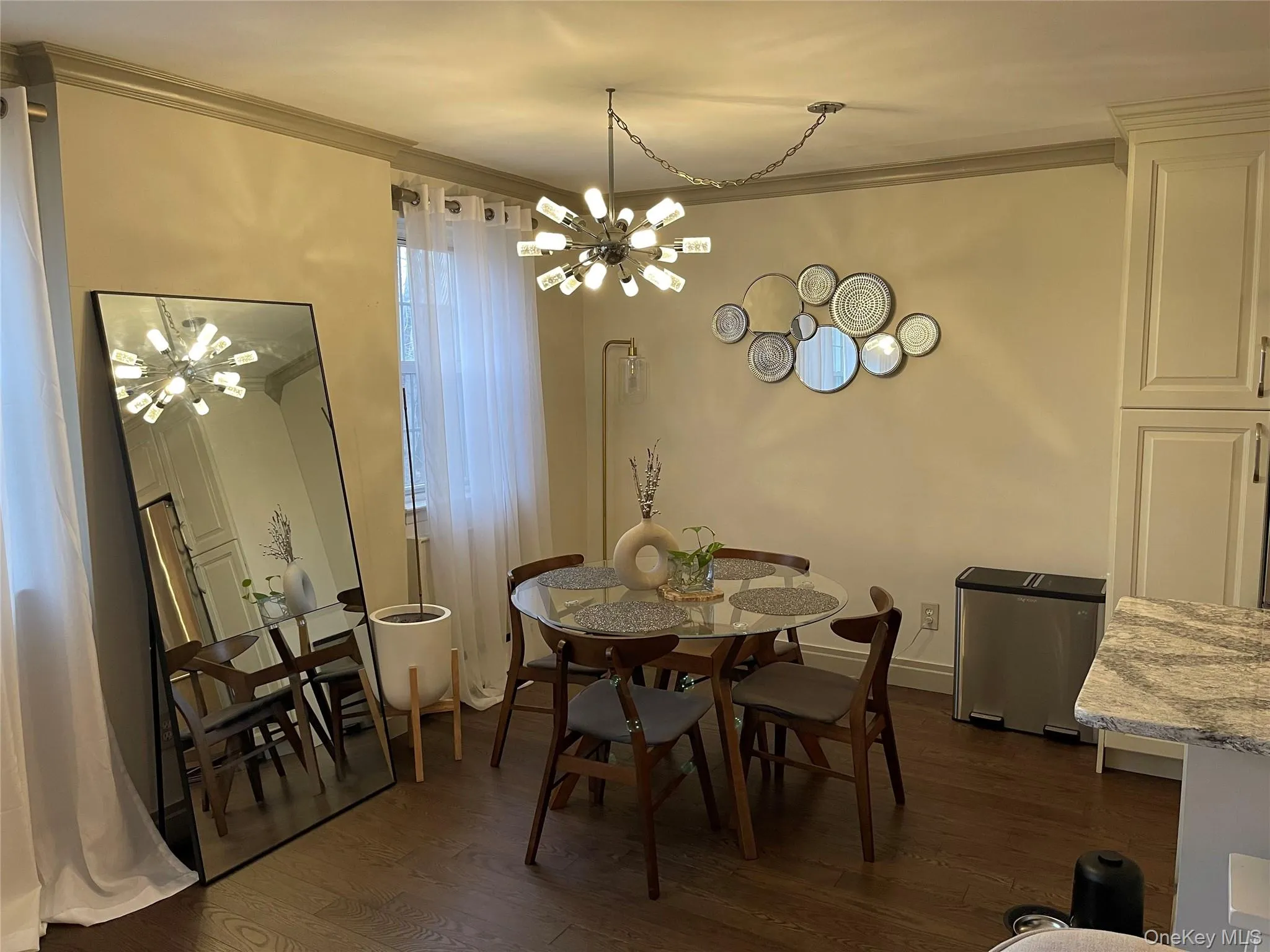 Dining Area Dining Area
