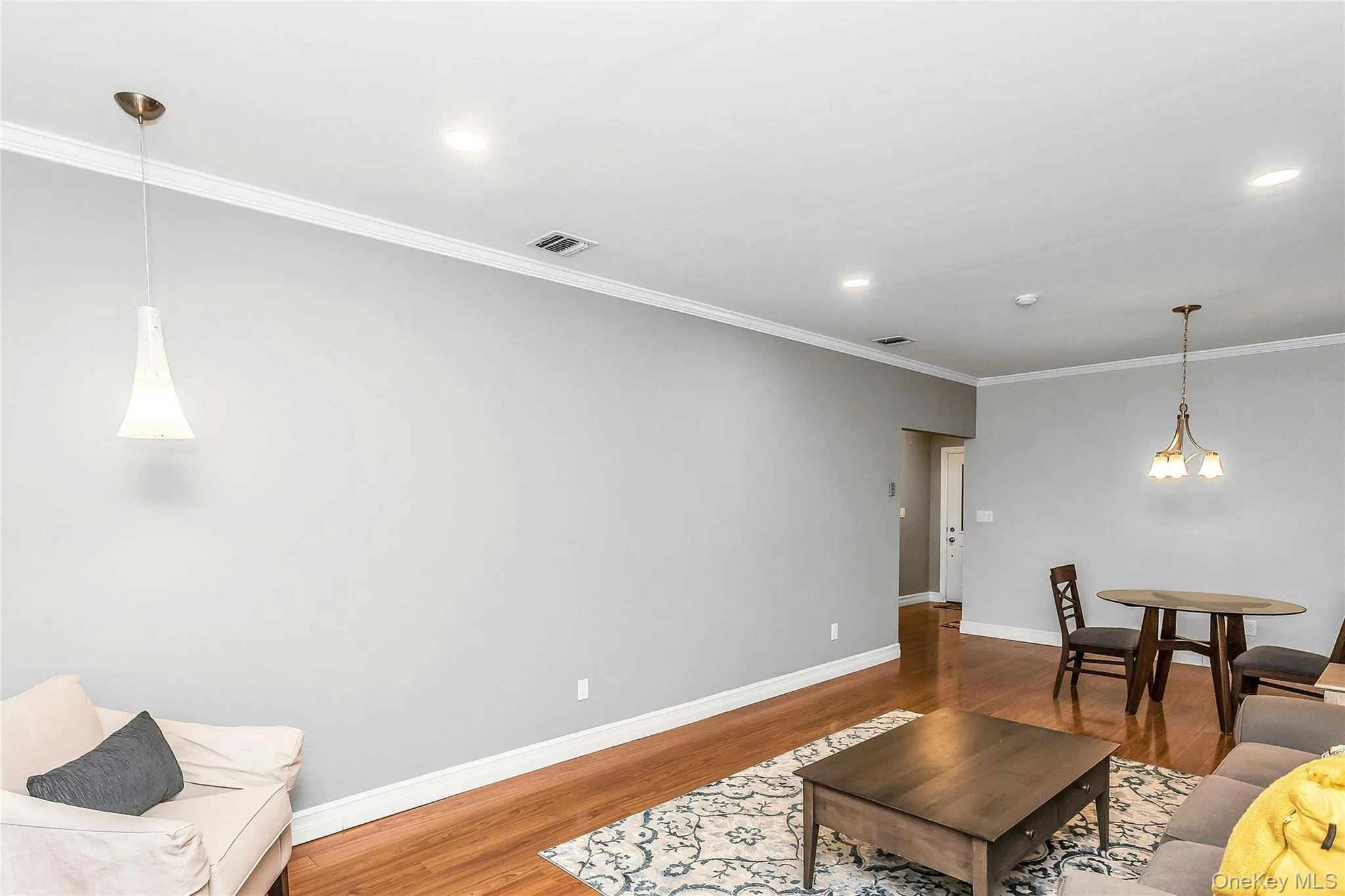 8 Chippendale Drive, Brookhaven, NY, 2 Bedrooms Bedrooms, 6 Rooms Rooms,2 BathroomsBathrooms,Residential,For Rent,Chippendale,0,1036070 8 Chippendale Drive, Brookhaven, NY, 2 Bedrooms Bedrooms, 6 Rooms Rooms,2 BathroomsBathrooms,Residential,For Rent,Chippendale,0,1036070