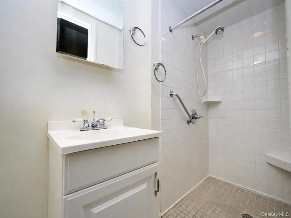 82 Vails Gate Heights Drive, New Windsor, NY, 3 Bedrooms Bedrooms, 7 Rooms Rooms,1 BathroomBathrooms,Residential,For Rent,Vails Gate Heights,0,1036071 82 Vails Gate Heights Drive, New Windsor, NY, 3 Bedrooms Bedrooms, 7 Rooms Rooms,1 BathroomBathrooms,Residential,For Rent,Vails Gate Heights,0,1036071