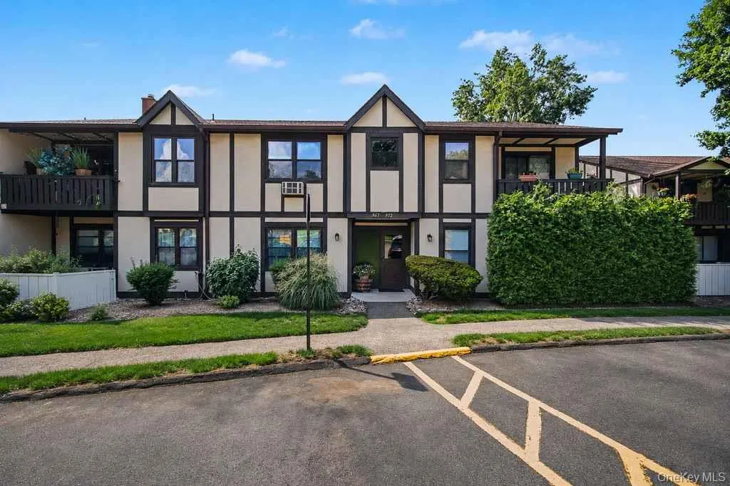 969 Sierra Vista Lane, Clarkstown, NY, 2 Bedrooms Bedrooms, 6 Rooms Rooms,1 BathroomBathrooms,Residential,For Rent,Sierra Vista,0,1036072 969 Sierra Vista Lane, Clarkstown, NY, 2 Bedrooms Bedrooms, 6 Rooms Rooms,1 BathroomBathrooms,Residential,For Rent,Sierra Vista,0,1036072