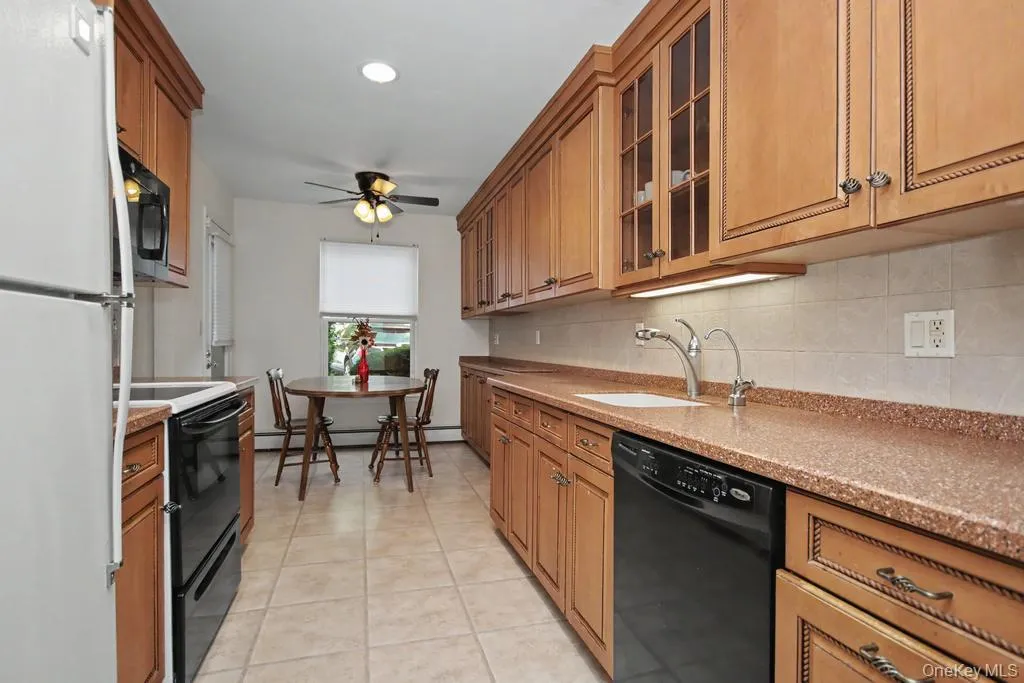 969 Sierra Vista Lane, Clarkstown, NY, 2 Bedrooms Bedrooms, 6 Rooms Rooms,1 BathroomBathrooms,Residential,For Rent,Sierra Vista,0,1036072 969 Sierra Vista Lane, Clarkstown, NY, 2 Bedrooms Bedrooms, 6 Rooms Rooms,1 BathroomBathrooms,Residential,For Rent,Sierra Vista,0,1036072