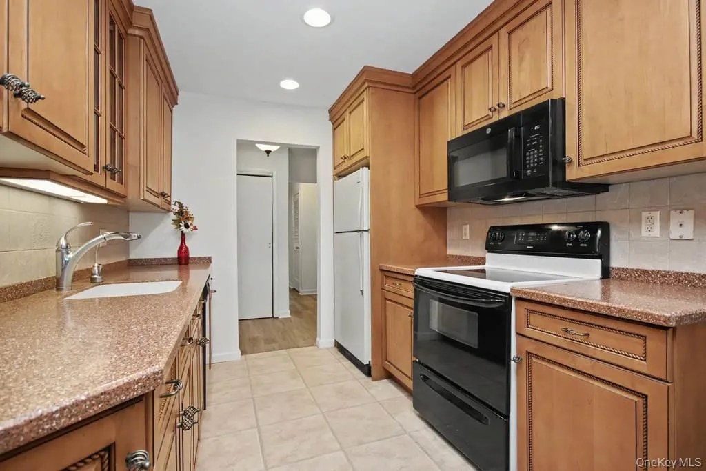 969 Sierra Vista Lane, Clarkstown, NY, 2 Bedrooms Bedrooms, 6 Rooms Rooms,1 BathroomBathrooms,Residential,For Rent,Sierra Vista,0,1036072 969 Sierra Vista Lane, Clarkstown, NY, 2 Bedrooms Bedrooms, 6 Rooms Rooms,1 BathroomBathrooms,Residential,For Rent,Sierra Vista,0,1036072