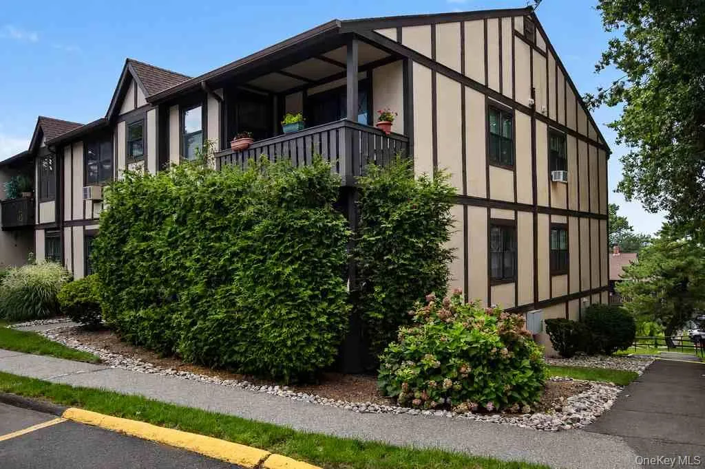 969 Sierra Vista Lane, Clarkstown, NY, 2 Bedrooms Bedrooms, 6 Rooms Rooms,1 BathroomBathrooms,Residential,For Rent,Sierra Vista,0,1036072 969 Sierra Vista Lane, Clarkstown, NY, 2 Bedrooms Bedrooms, 6 Rooms Rooms,1 BathroomBathrooms,Residential,For Rent,Sierra Vista,0,1036072