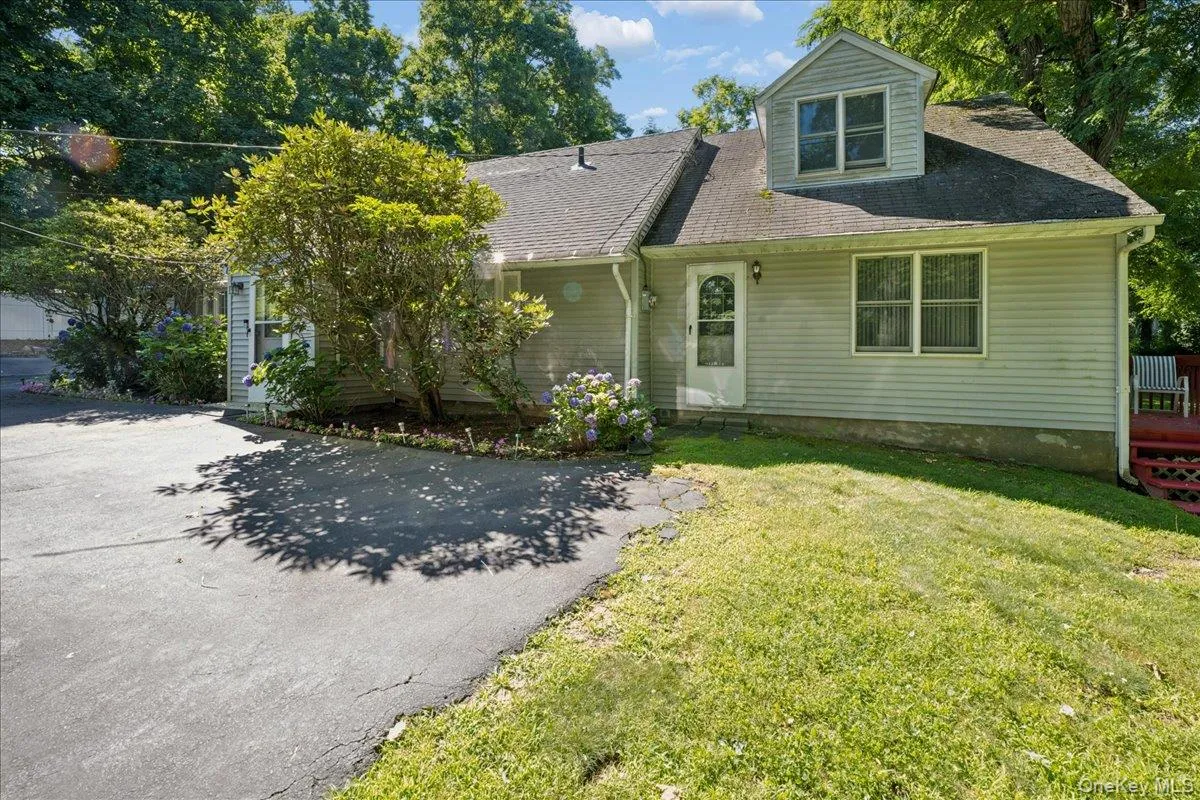 275 Old Tarrytown Road, Greenburgh, NY, 4 Bedrooms Bedrooms, 9 Rooms Rooms,1 BathroomBathrooms,Residential,For Rent,Old Tarrytown,0,1036079 275 Old Tarrytown Road, Greenburgh, NY, 4 Bedrooms Bedrooms, 9 Rooms Rooms,1 BathroomBathrooms,Residential,For Rent,Old Tarrytown,0,1036079