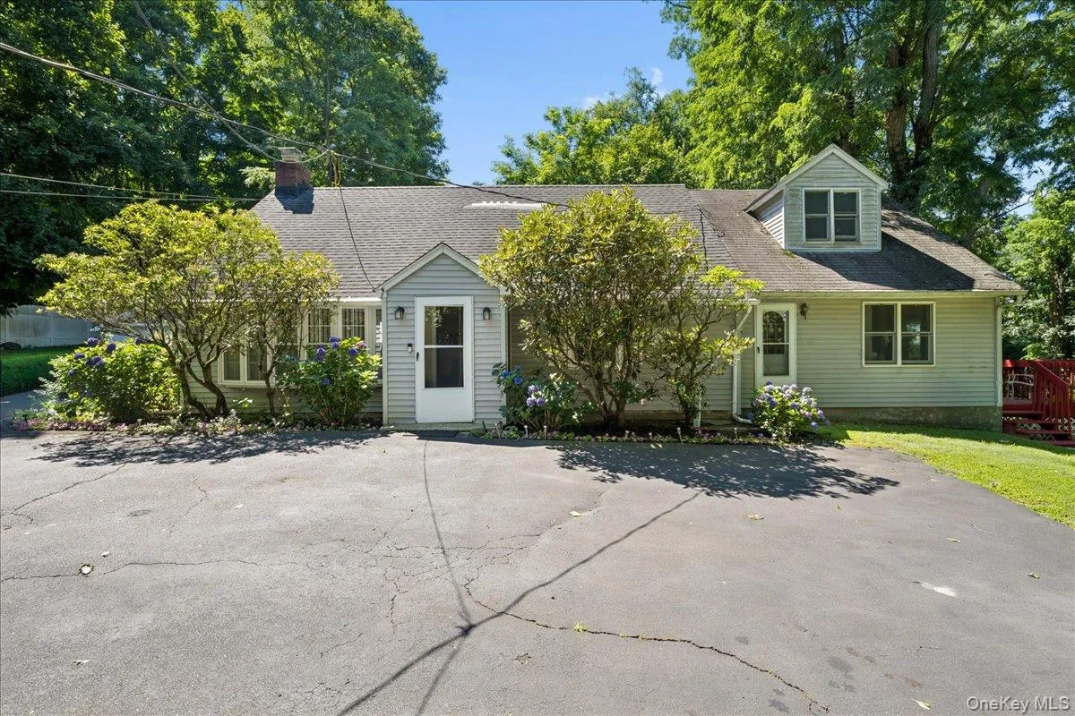 275 Old Tarrytown Road, Greenburgh, NY, 4 Bedrooms Bedrooms, 9 Rooms Rooms,1 BathroomBathrooms,Residential,For Rent,Old Tarrytown,0,1036079 275 Old Tarrytown Road, Greenburgh, NY, 4 Bedrooms Bedrooms, 9 Rooms Rooms,1 BathroomBathrooms,Residential,For Rent,Old Tarrytown,0,1036079