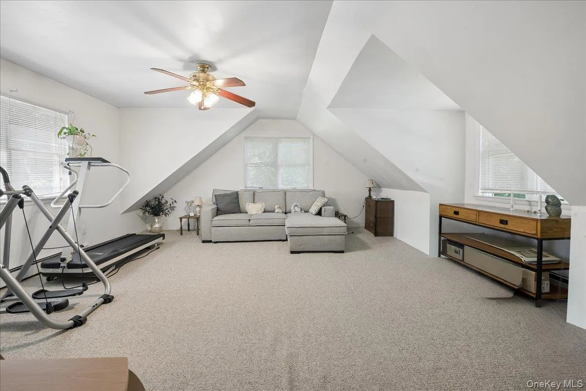 275 Old Tarrytown Road, Greenburgh, NY, 4 Bedrooms Bedrooms, 9 Rooms Rooms,1 BathroomBathrooms,Residential,For Rent,Old Tarrytown,0,1036079 275 Old Tarrytown Road, Greenburgh, NY, 4 Bedrooms Bedrooms, 9 Rooms Rooms,1 BathroomBathrooms,Residential,For Rent,Old Tarrytown,0,1036079