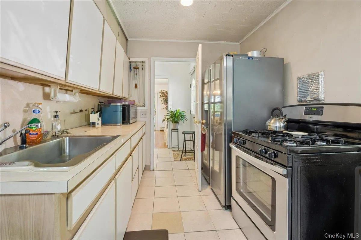 275 Old Tarrytown Road, Greenburgh, NY, 4 Bedrooms Bedrooms, 9 Rooms Rooms,1 BathroomBathrooms,Residential,For Rent,Old Tarrytown,0,1036079 275 Old Tarrytown Road, Greenburgh, NY, 4 Bedrooms Bedrooms, 9 Rooms Rooms,1 BathroomBathrooms,Residential,For Rent,Old Tarrytown,0,1036079