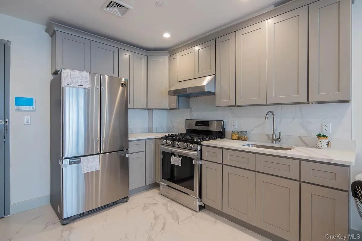 14126 Northern Boulevard, New York, NY, 1 Bedroom Bedrooms, 3 Rooms Rooms,1 BathroomBathrooms,Residential,For Rent,Northern,0,1036080 14126 Northern Boulevard, New York, NY, 1 Bedroom Bedrooms, 3 Rooms Rooms,1 BathroomBathrooms,Residential,For Rent,Northern,0,1036080