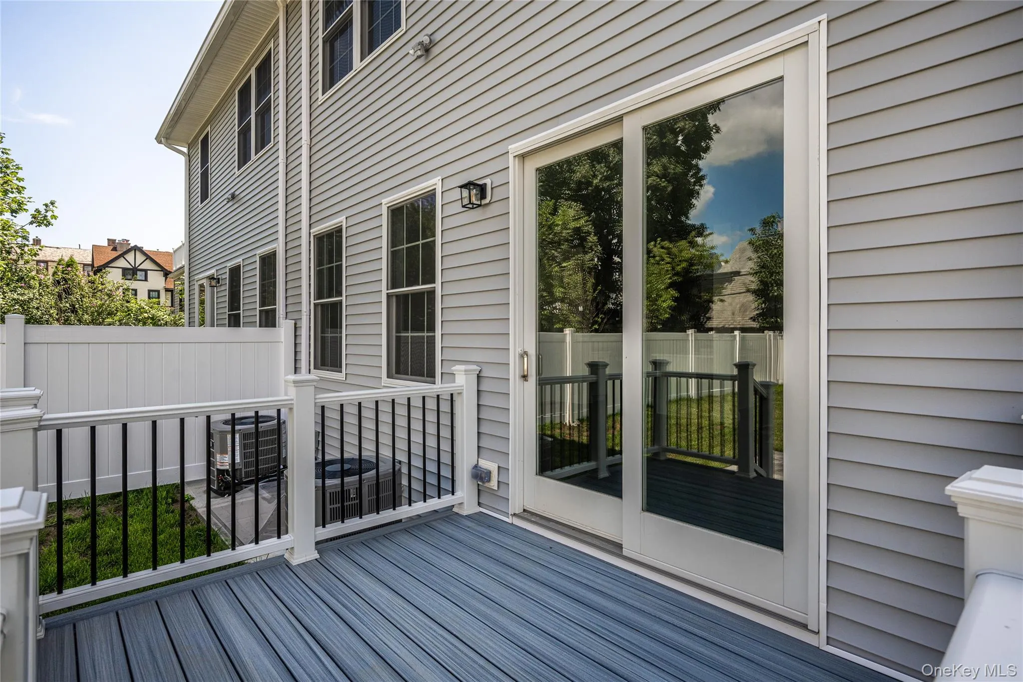 201 B Elm Street, New Rochelle, NY, 3 Bedrooms Bedrooms, 6 Rooms Rooms,2 BathroomsBathrooms,Residential,For Rent,Elm,0,1036085 201 B Elm Street, New Rochelle, NY, 3 Bedrooms Bedrooms, 6 Rooms Rooms,2 BathroomsBathrooms,Residential,For Rent,Elm,0,1036085