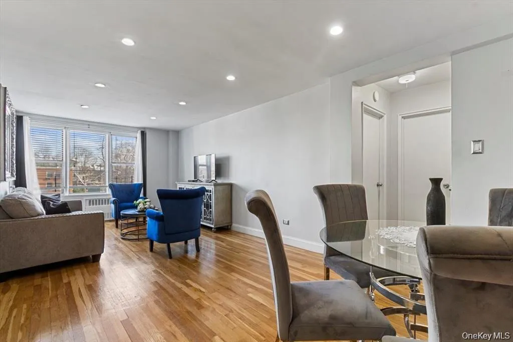 5425 Valles Avenue, New York, NY, 2 Bedrooms Bedrooms, 4 Rooms Rooms,1 BathroomBathrooms,Residential,For Rent,Valles,0,1036091 5425 Valles Avenue, New York, NY, 2 Bedrooms Bedrooms, 4 Rooms Rooms,1 BathroomBathrooms,Residential,For Rent,Valles,0,1036091
