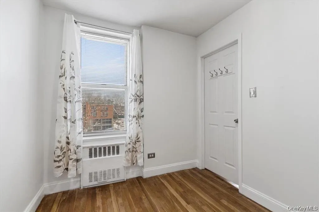 5425 Valles Avenue, New York, NY, 2 Bedrooms Bedrooms, 4 Rooms Rooms,1 BathroomBathrooms,Residential,For Rent,Valles,0,1036091 5425 Valles Avenue, New York, NY, 2 Bedrooms Bedrooms, 4 Rooms Rooms,1 BathroomBathrooms,Residential,For Rent,Valles,0,1036091