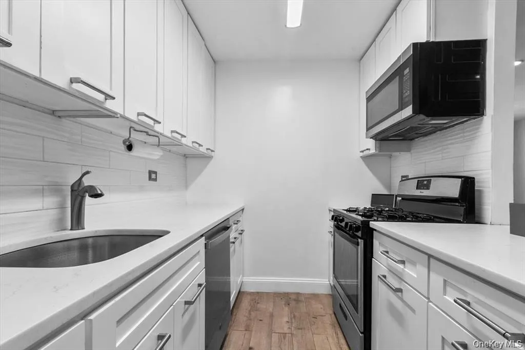 5425 Valles Avenue, New York, NY, 2 Bedrooms Bedrooms, 4 Rooms Rooms,1 BathroomBathrooms,Residential,For Rent,Valles,0,1036091 5425 Valles Avenue, New York, NY, 2 Bedrooms Bedrooms, 4 Rooms Rooms,1 BathroomBathrooms,Residential,For Rent,Valles,0,1036091