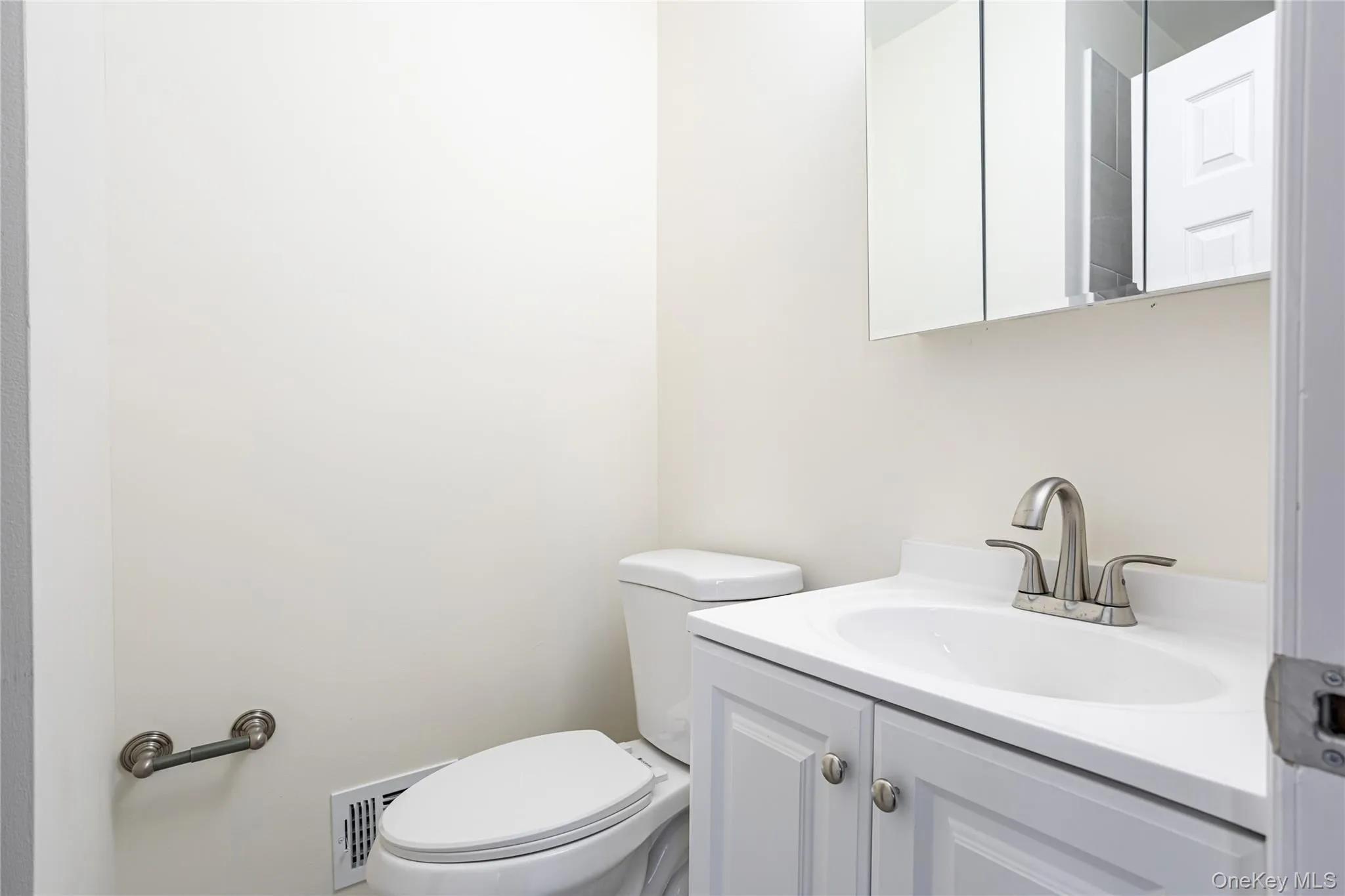 491 Ilyssa Way, New York, NY, 3 Bedrooms Bedrooms, 6 Rooms Rooms,2 BathroomsBathrooms,Residential,For Rent,Ilyssa,0,1036097 491 Ilyssa Way, New York, NY, 3 Bedrooms Bedrooms, 6 Rooms Rooms,2 BathroomsBathrooms,Residential,For Rent,Ilyssa,0,1036097