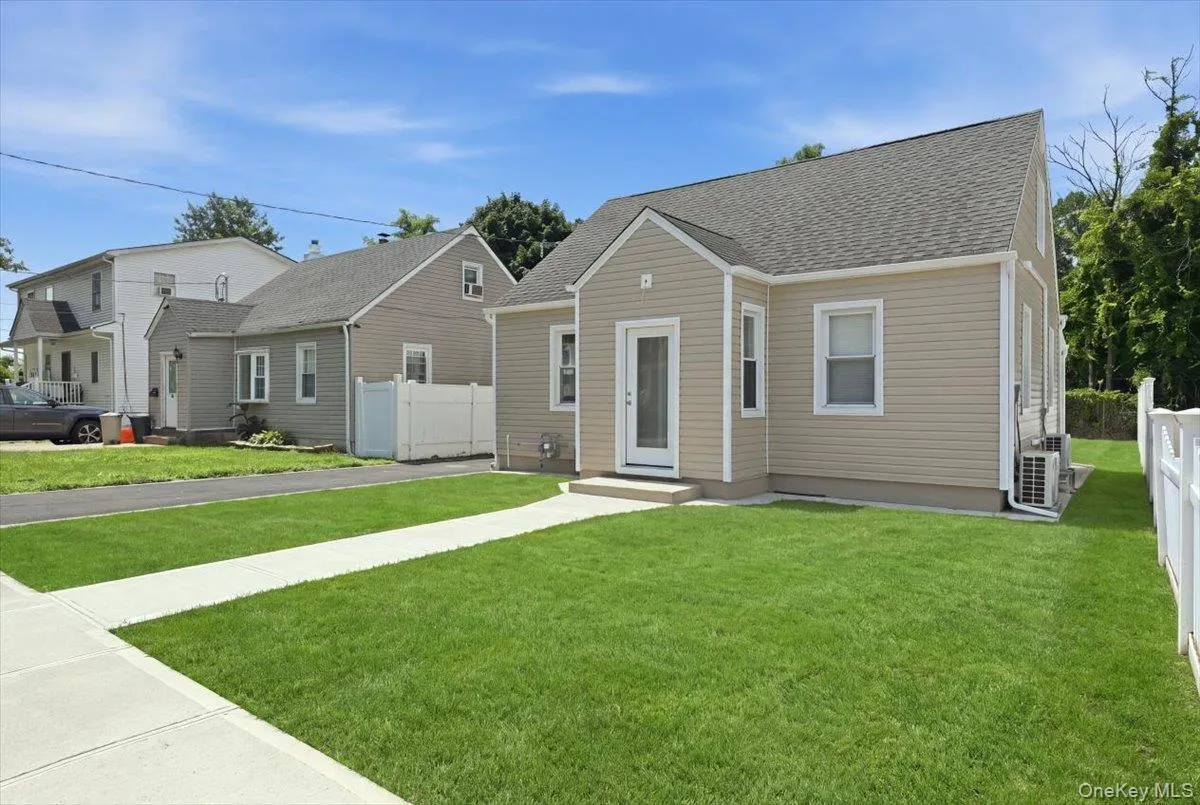 26 Parkside Road, Hempstead, NY, 3 Bedrooms Bedrooms, 8 Rooms Rooms,3 BathroomsBathrooms,Residential,For Rent,Parkside,0,1036098 26 Parkside Road, Hempstead, NY, 3 Bedrooms Bedrooms, 8 Rooms Rooms,3 BathroomsBathrooms,Residential,For Rent,Parkside,0,1036098