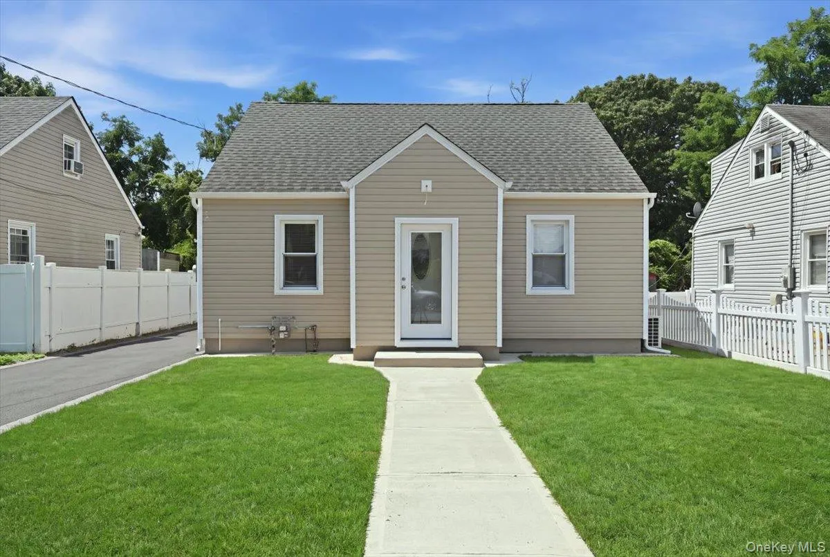26 Parkside Road, Hempstead, NY, 3 Bedrooms Bedrooms, 8 Rooms Rooms,3 BathroomsBathrooms,Residential,For Rent,Parkside,0,1036098 26 Parkside Road, Hempstead, NY, 3 Bedrooms Bedrooms, 8 Rooms Rooms,3 BathroomsBathrooms,Residential,For Rent,Parkside,0,1036098