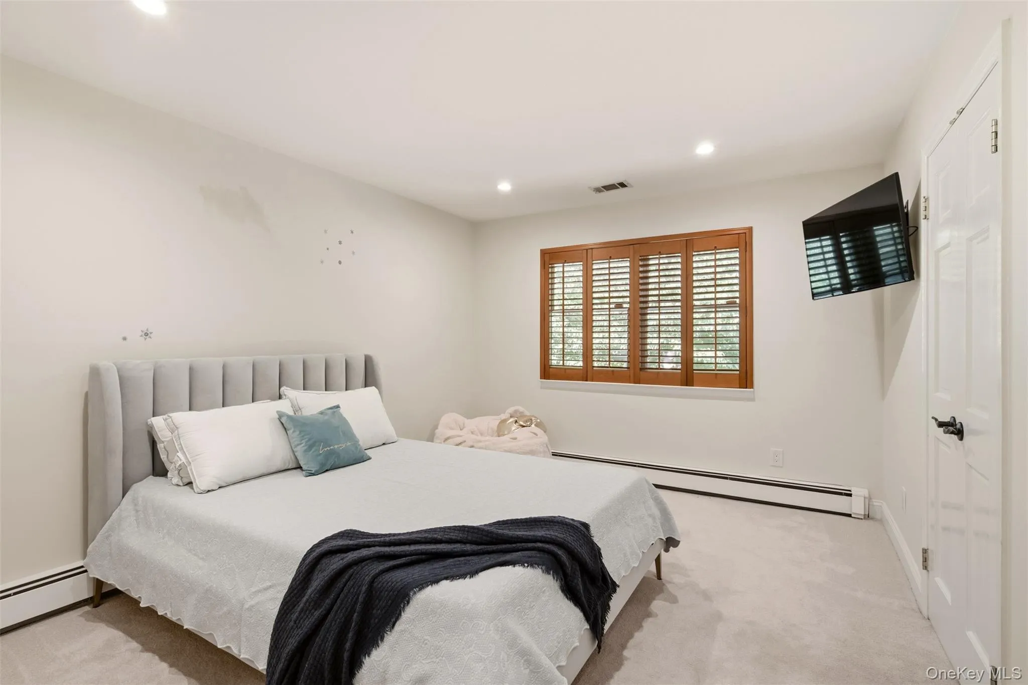 42 Country Club Drive, Oyster Bay, NY, 3 Bedrooms Bedrooms, 7 Rooms Rooms,2 BathroomsBathrooms,Residential,For Rent,Country Club,0,1036102 42 Country Club Drive, Oyster Bay, NY, 3 Bedrooms Bedrooms, 7 Rooms Rooms,2 BathroomsBathrooms,Residential,For Rent,Country Club,0,1036102