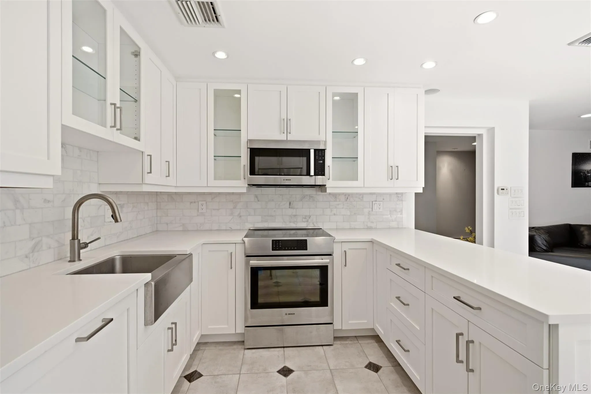 42 Country Club Drive, Oyster Bay, NY, 3 Bedrooms Bedrooms, 7 Rooms Rooms,2 BathroomsBathrooms,Residential,For Rent,Country Club,0,1036102 42 Country Club Drive, Oyster Bay, NY, 3 Bedrooms Bedrooms, 7 Rooms Rooms,2 BathroomsBathrooms,Residential,For Rent,Country Club,0,1036102