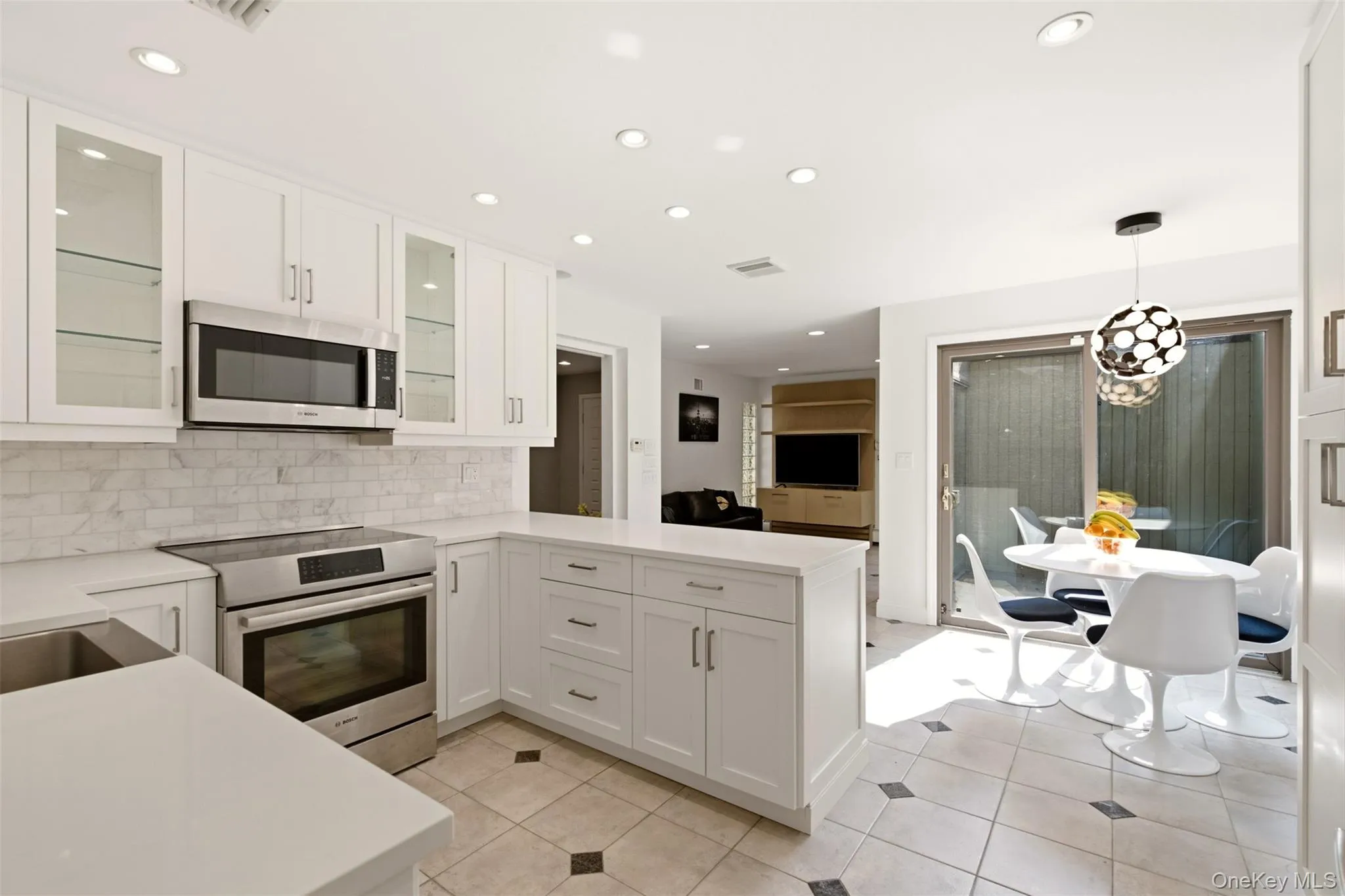 42 Country Club Drive, Oyster Bay, NY, 3 Bedrooms Bedrooms, 7 Rooms Rooms,2 BathroomsBathrooms,Residential,For Rent,Country Club,0,1036102 42 Country Club Drive, Oyster Bay, NY, 3 Bedrooms Bedrooms, 7 Rooms Rooms,2 BathroomsBathrooms,Residential,For Rent,Country Club,0,1036102